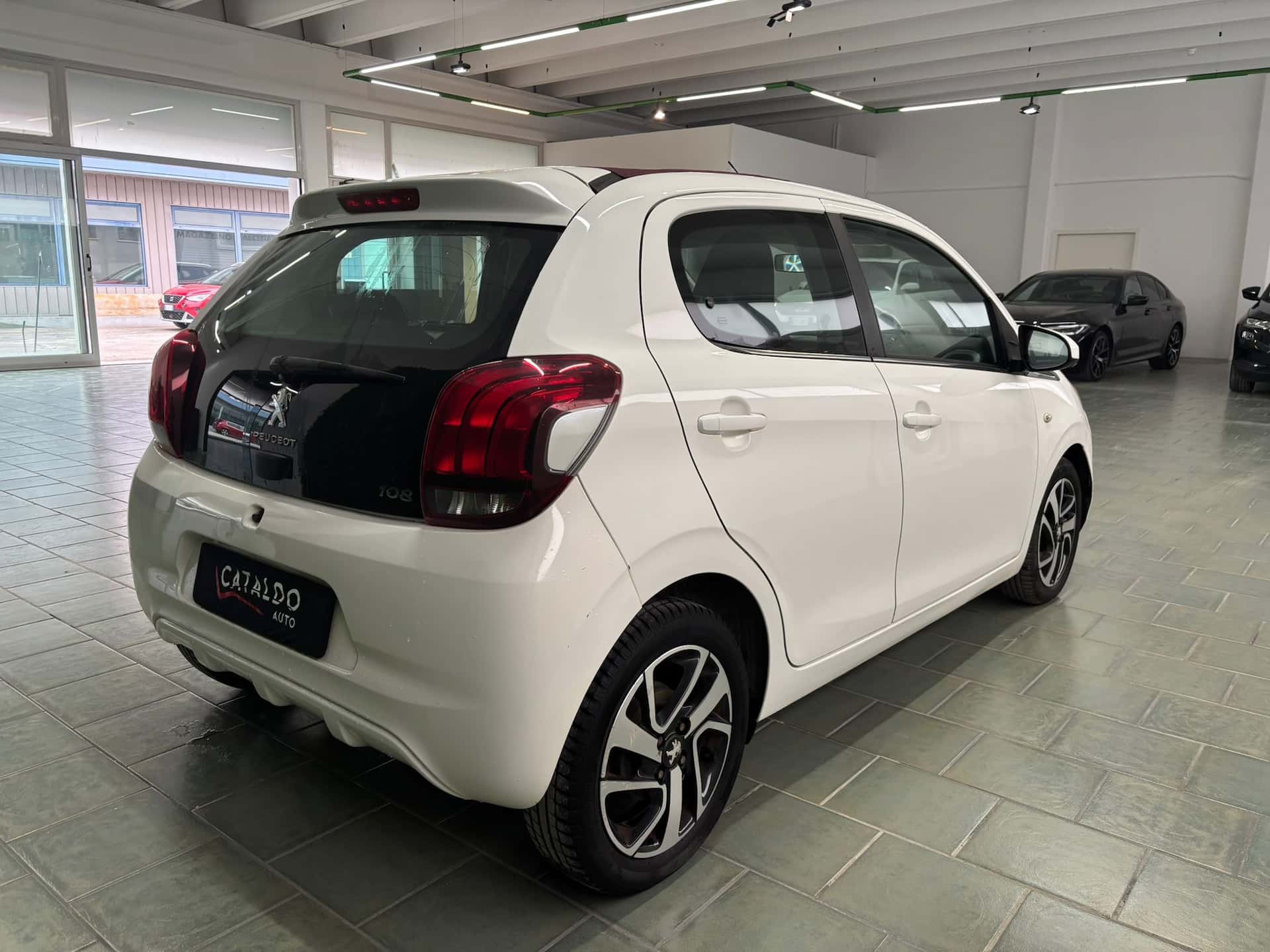 Peugeot 108  5p 1.2 vti 12v Allure - Immagine 5