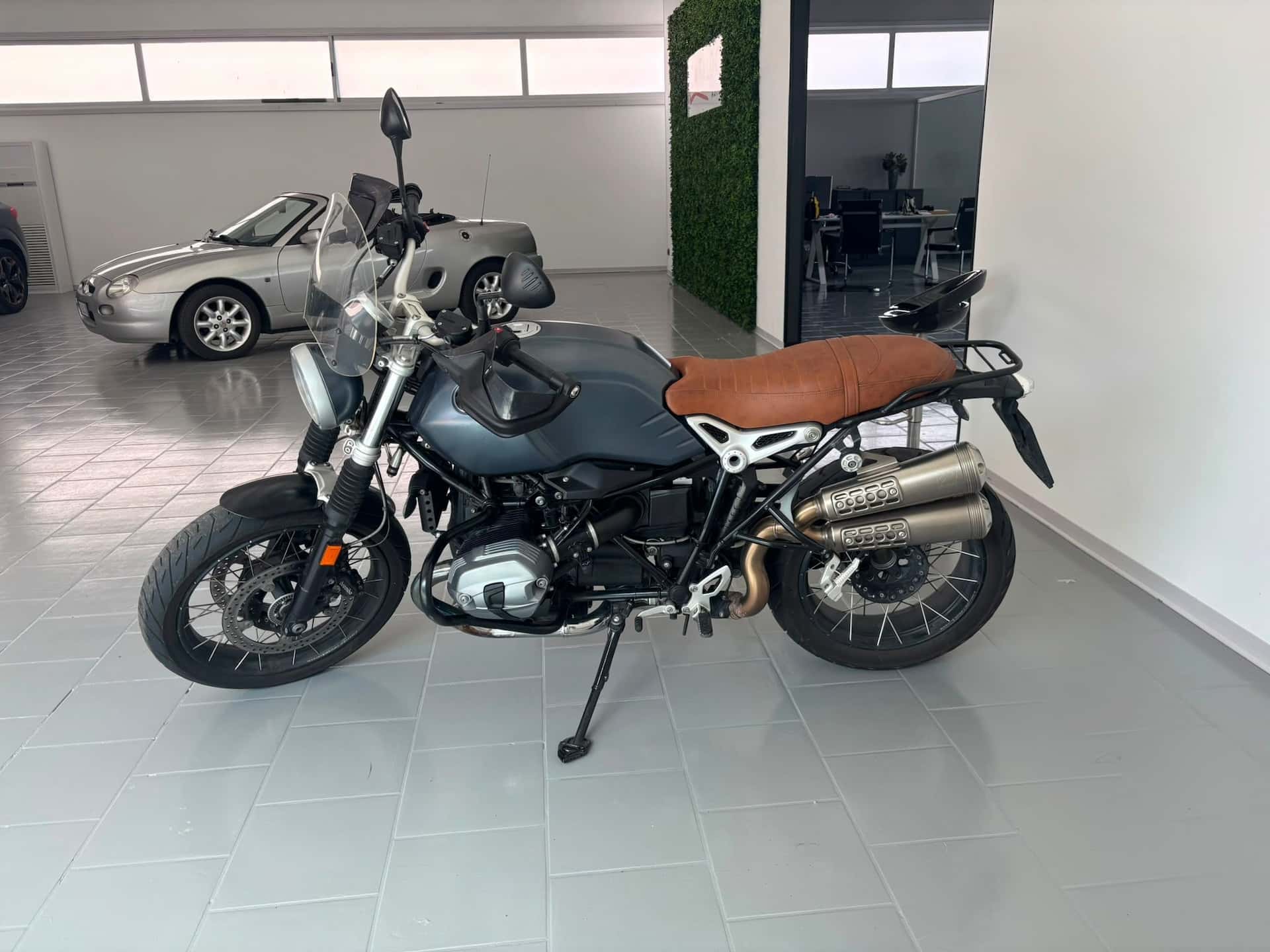 BMW R nineT Scrambler - Immagine 2