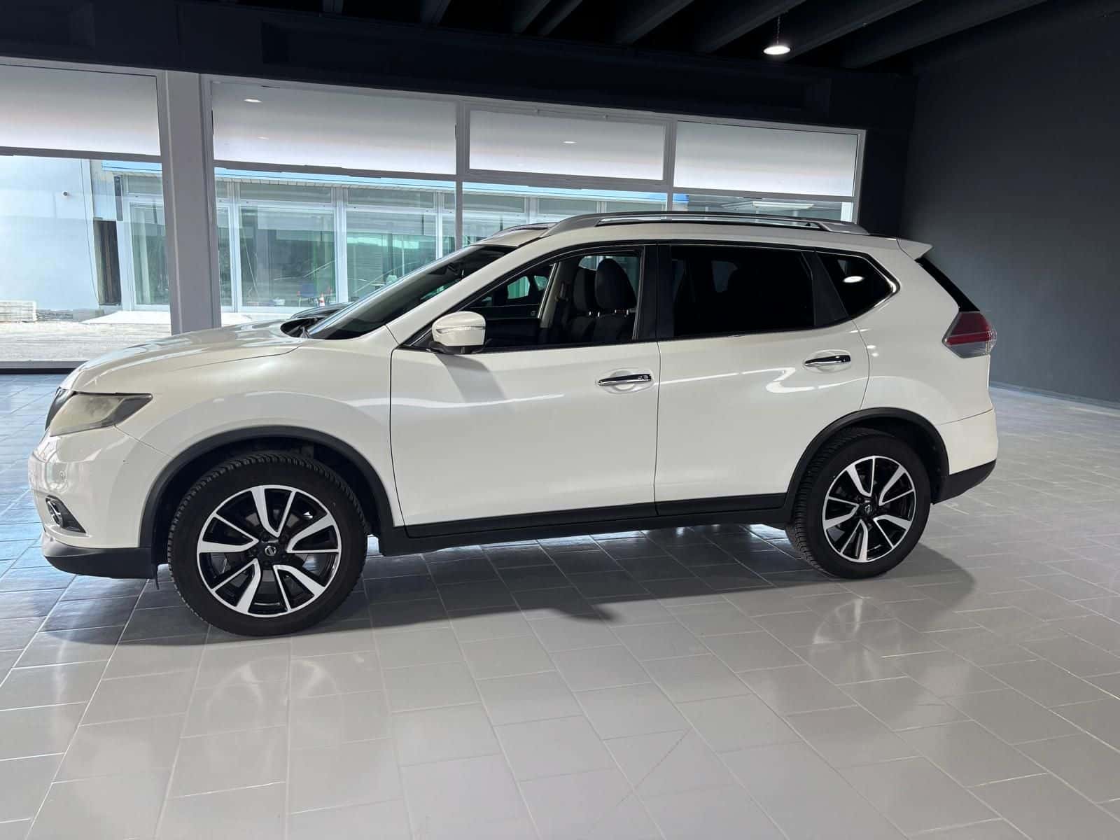 Nissan X-Trail III 2014 1.6 dci N-Vision 2wd - Immagine 2