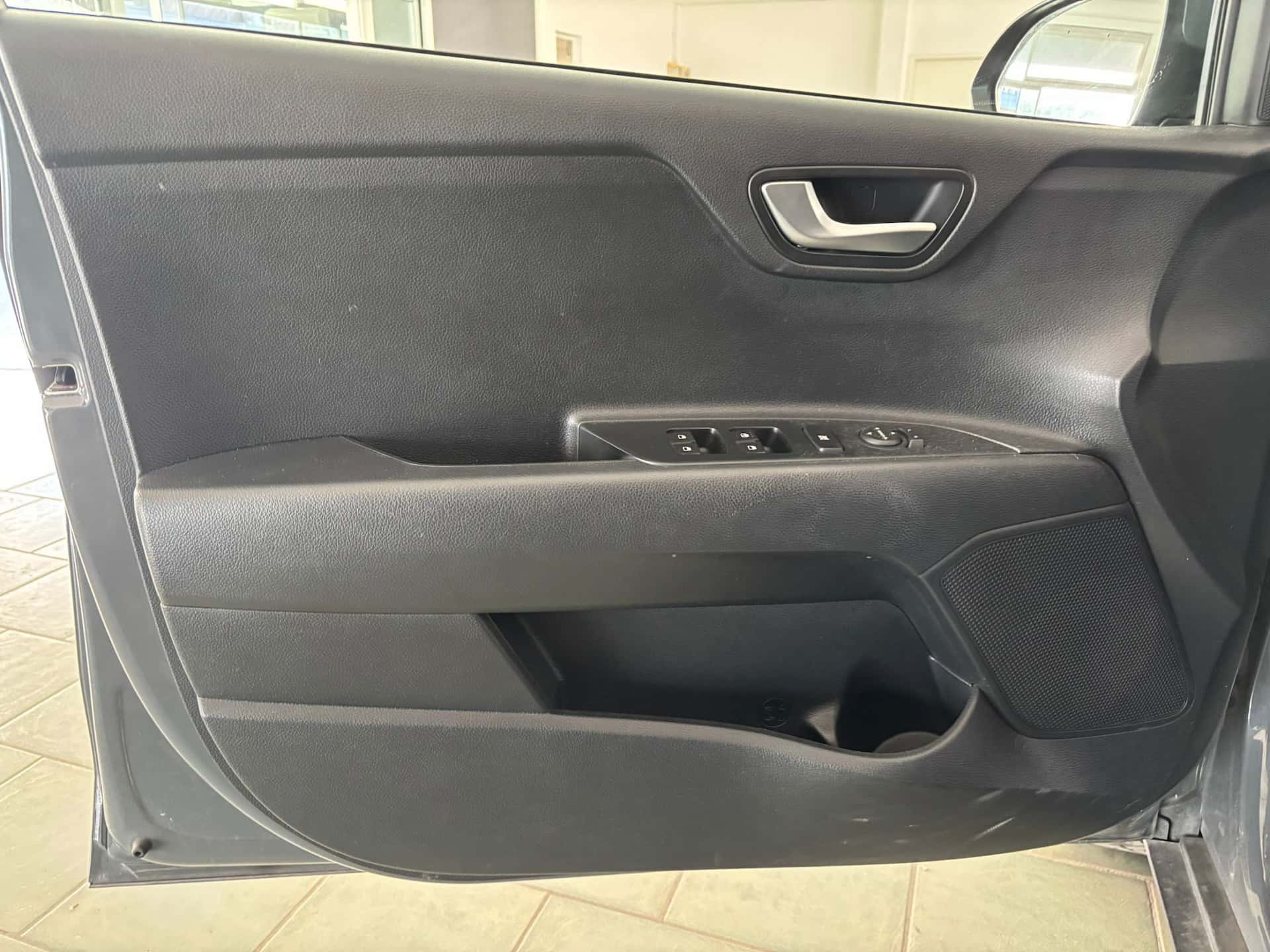 Kia Stonic 1.0 Style ecogpl 95cv dct - Immagine 9