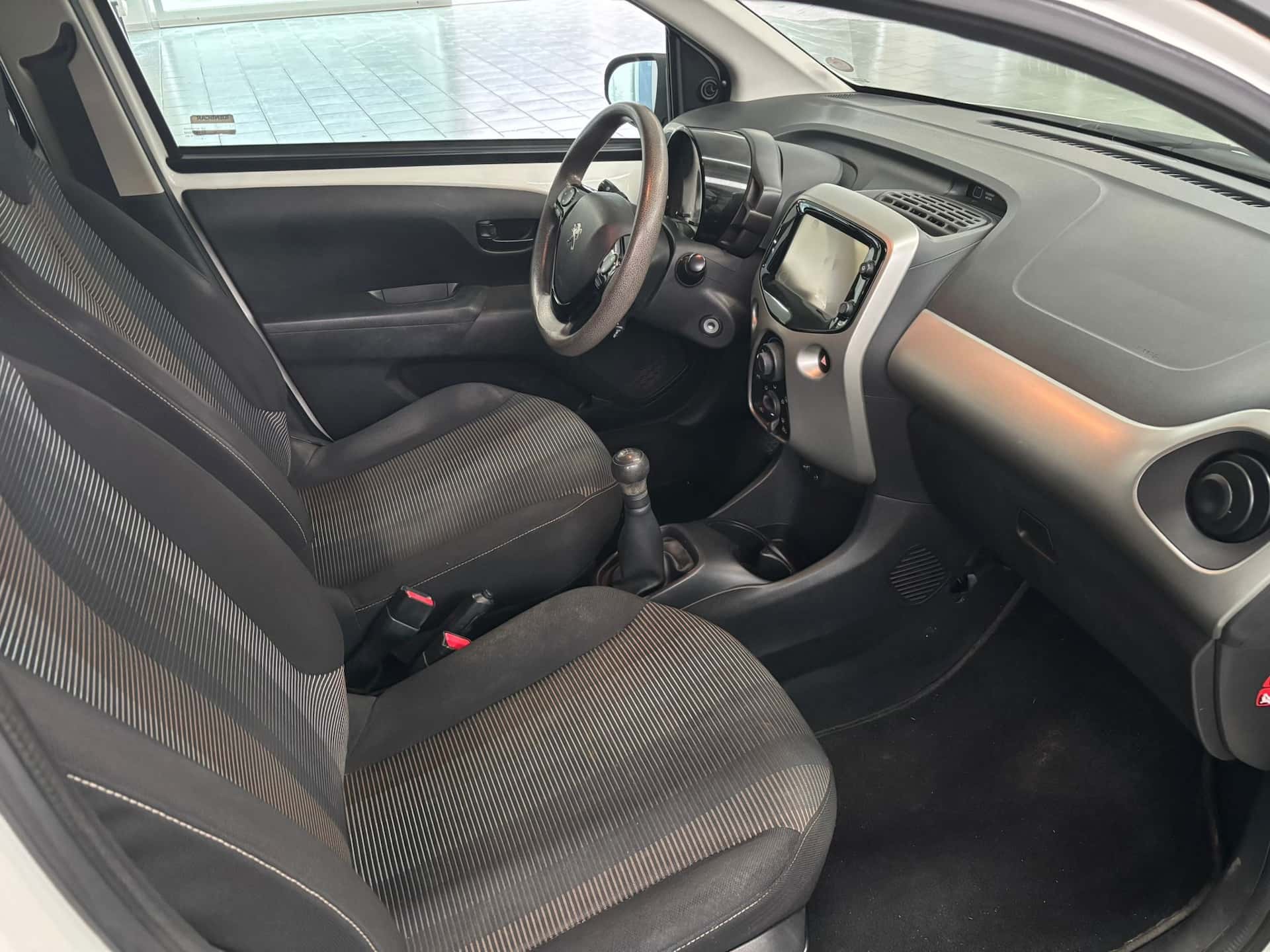 Peugeot 108  5p 1.2 vti 12v Allure - Immagine 20
