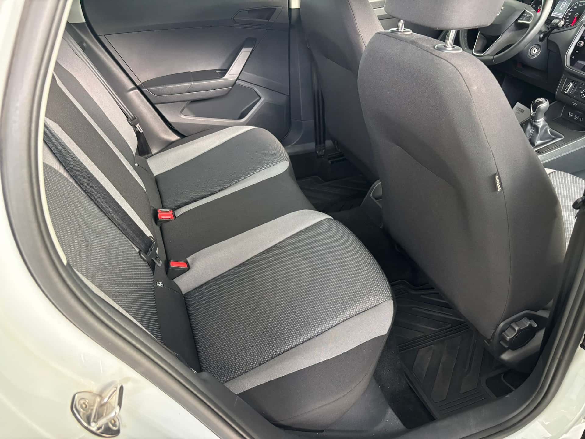 SEAT Ibiza V 2017 1.6 tdi Business 95cv - Immagine 20
