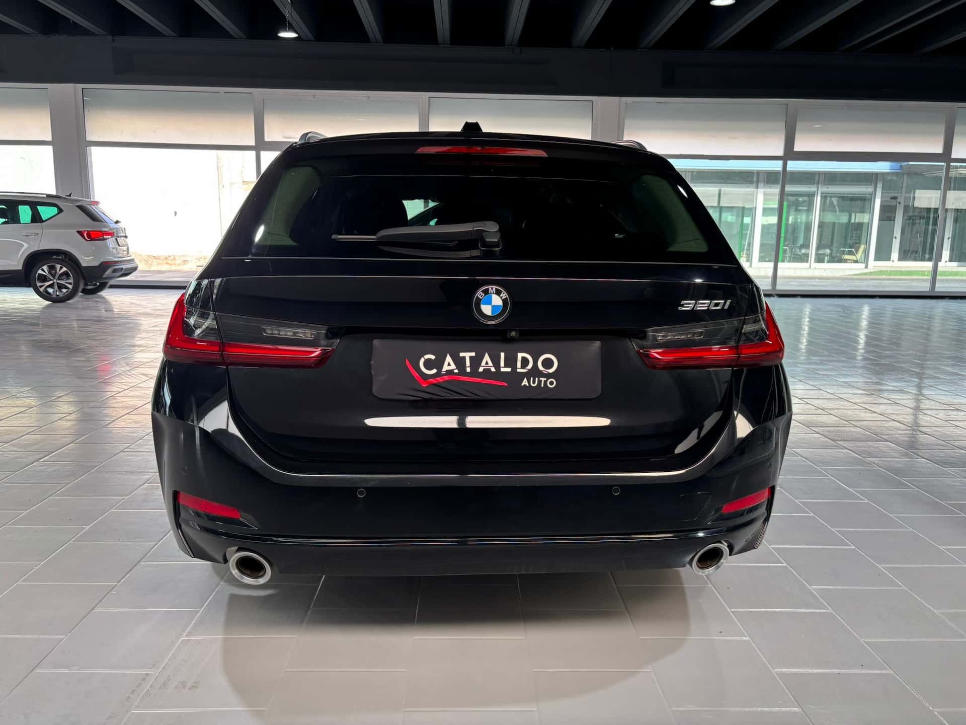 BMW 320 Serie 3 G21 2022 Touring 320i Touring auto - Immagine 4