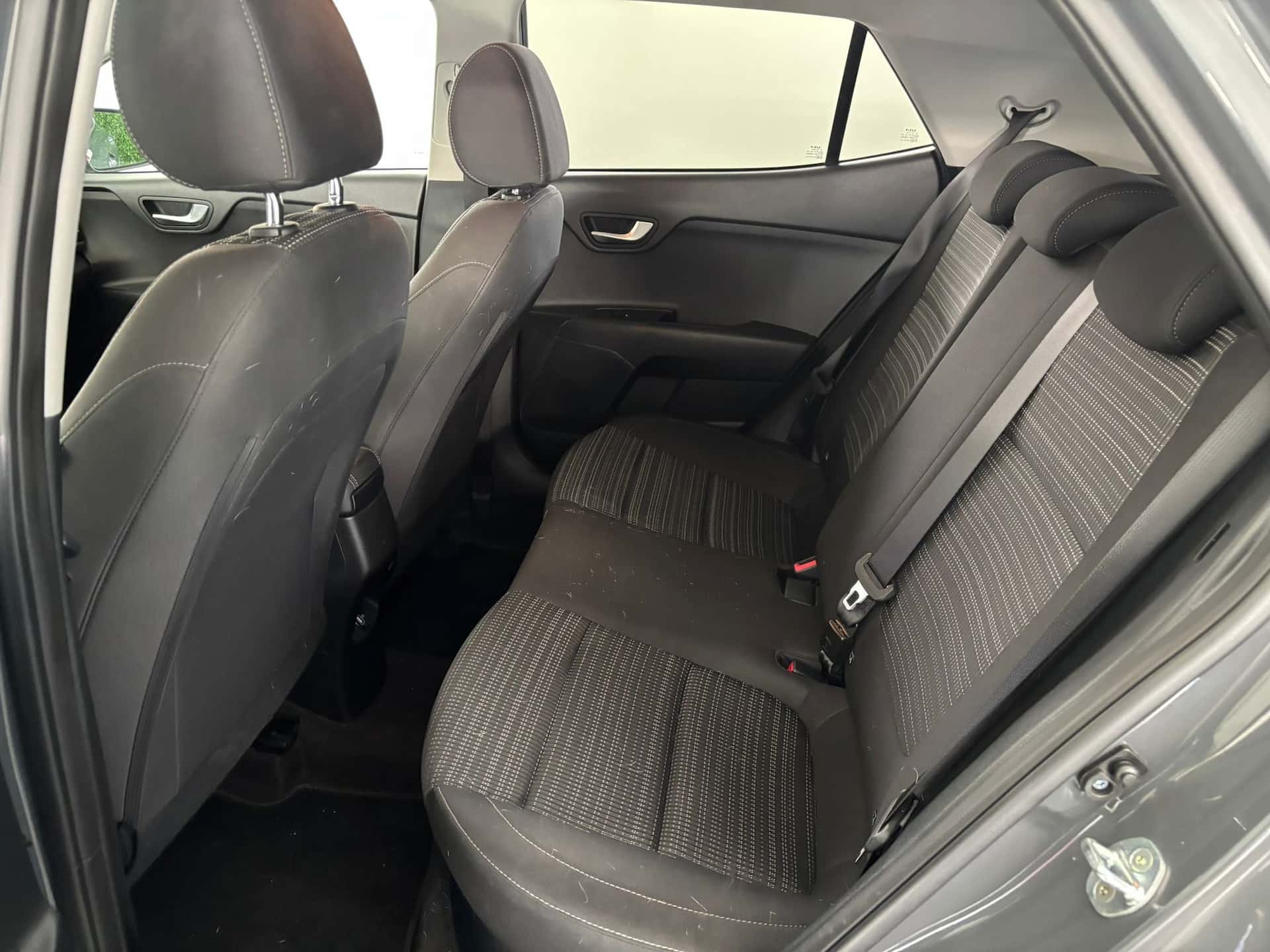 Kia Stonic 1.0 Style ecogpl 95cv dct - Immagine 19