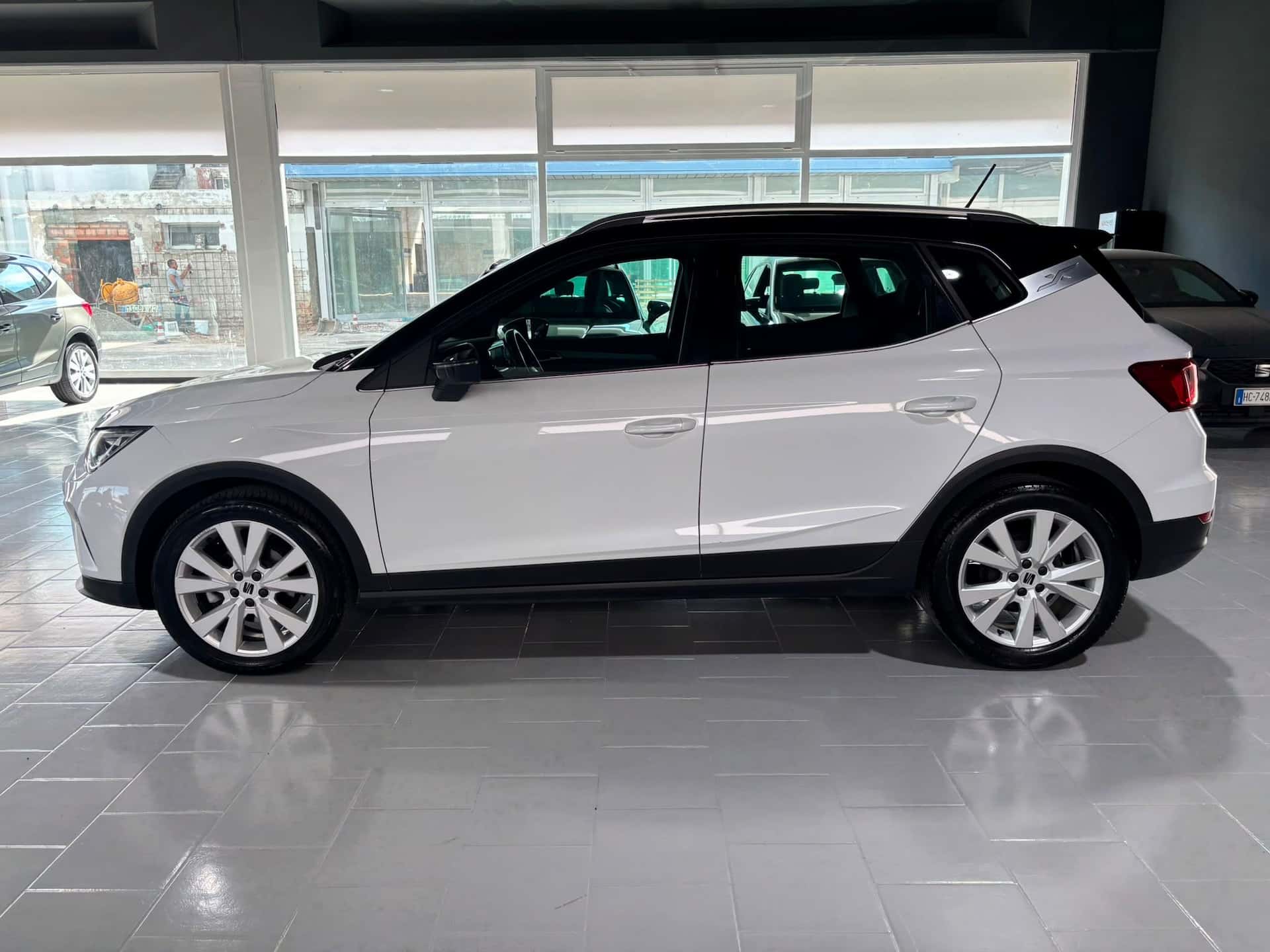 SEAT Arona 2022 1.0 ecotsi Xperience 95cv - Immagine 2