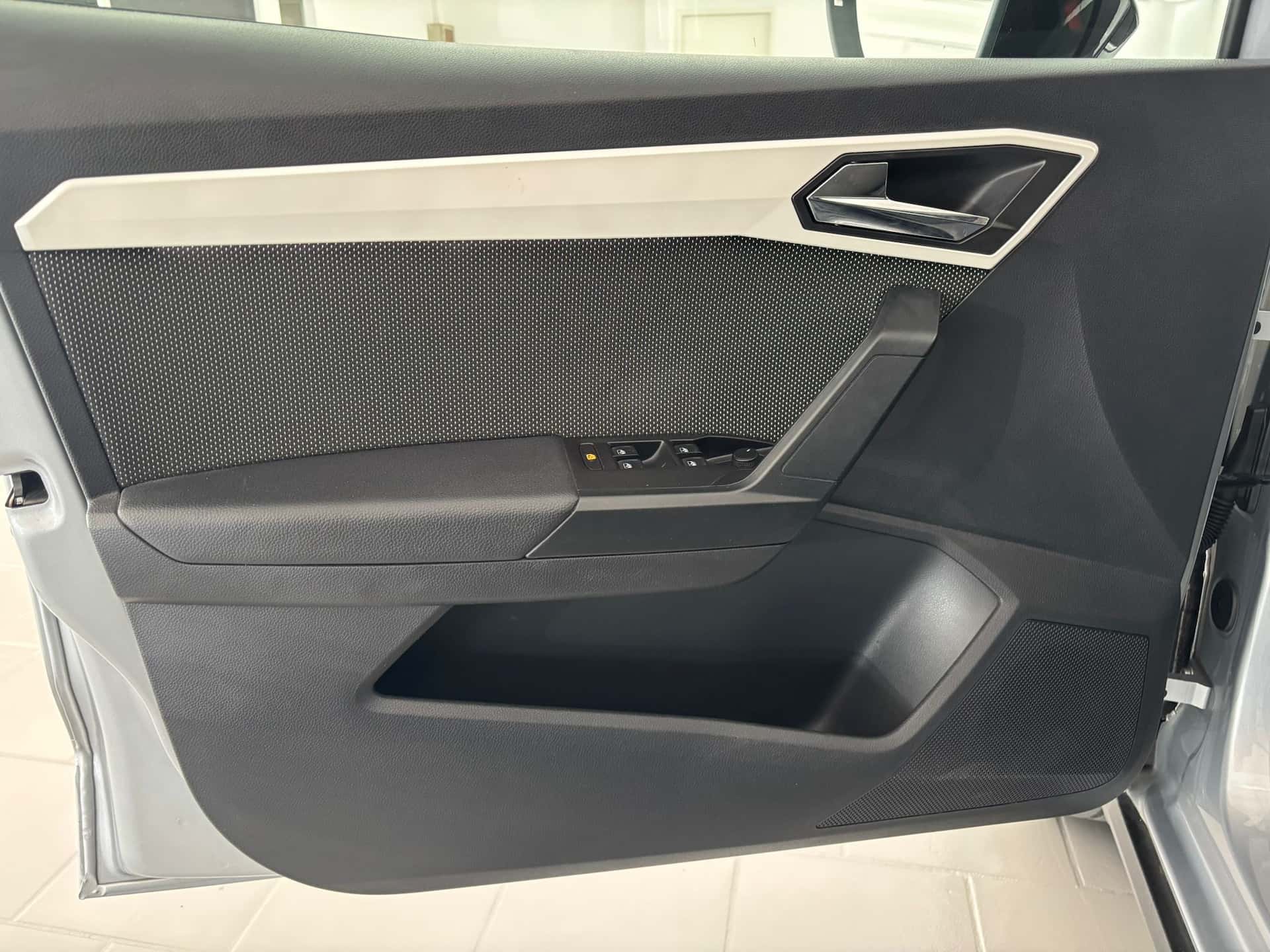 SEAT Arona 2017 1.0 ecotsi Xcellence 95cv my18 - Immagine 9