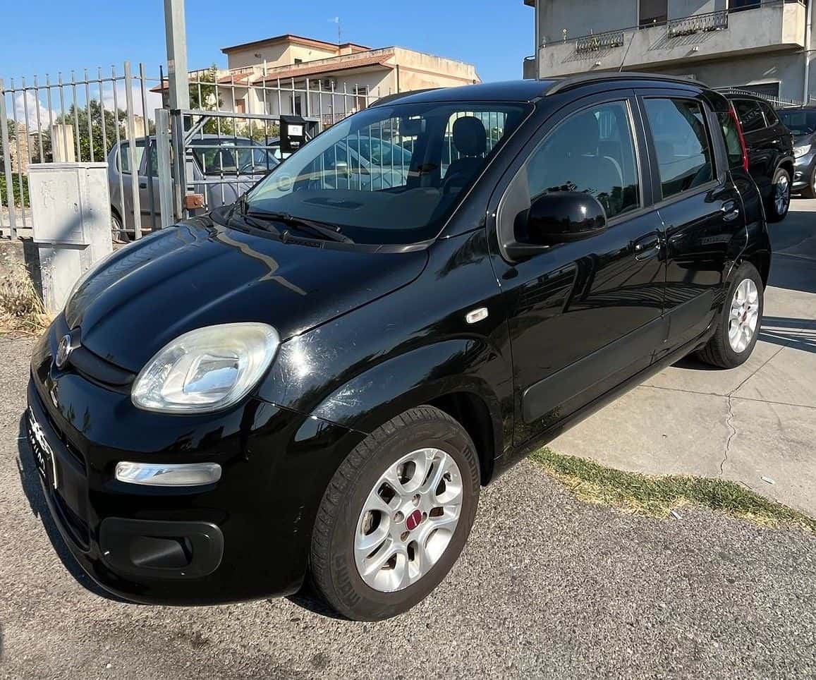 Fiat Panda III 2012 1.2 Lounge 69cv - Immagine 1