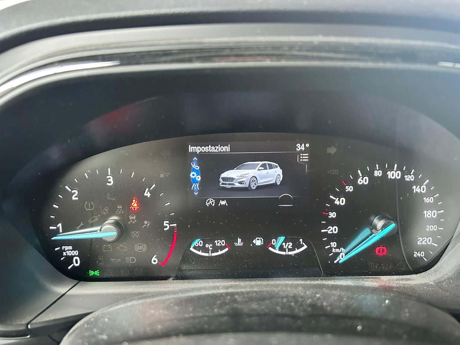 Ford Focus V 2018 SW 1.5 ecoblue ST-Line  - Immagine 11