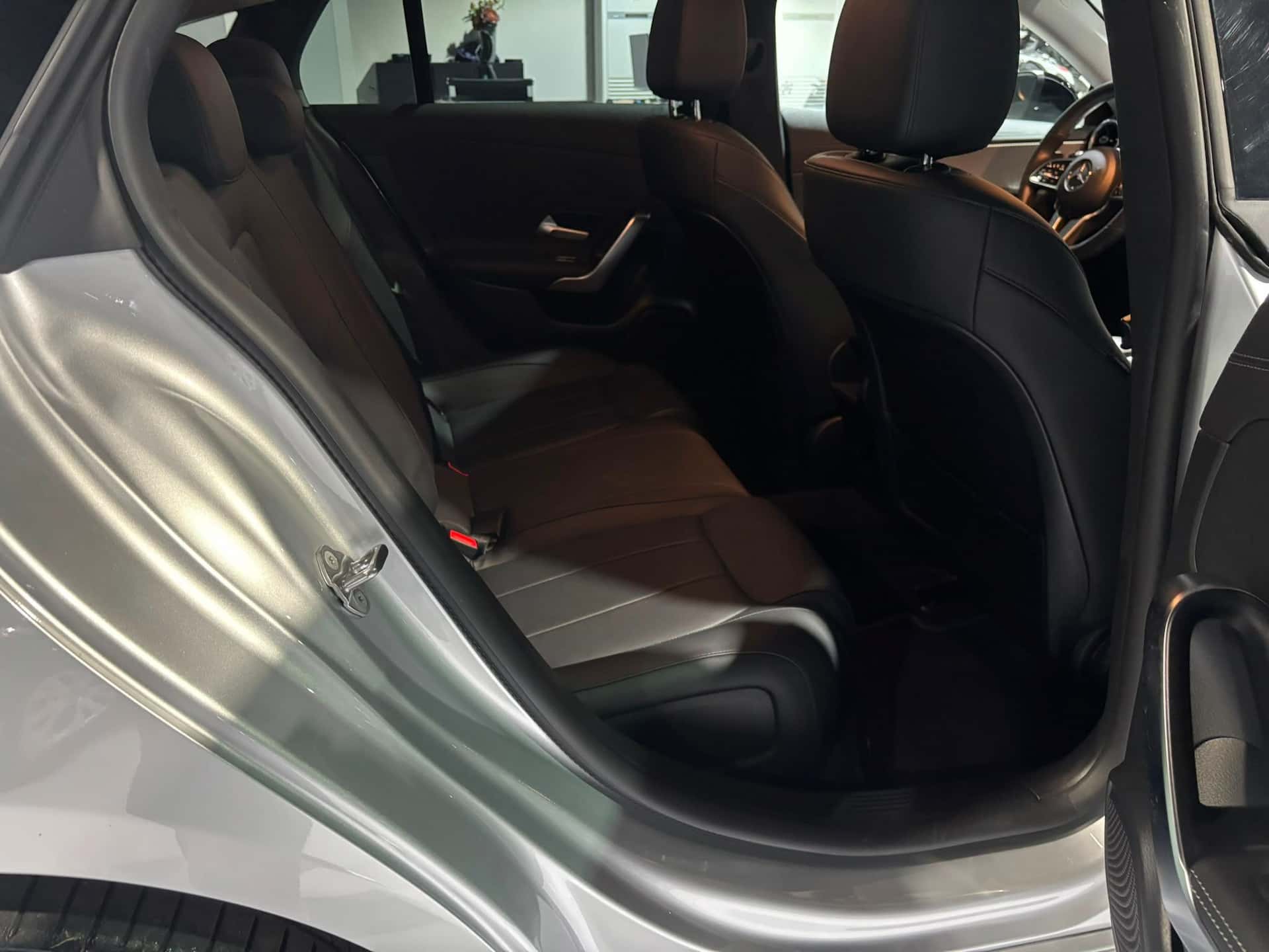 Mercedes-Benz CLA 200 Shooting Brake 200 d Business auto - Immagine 18