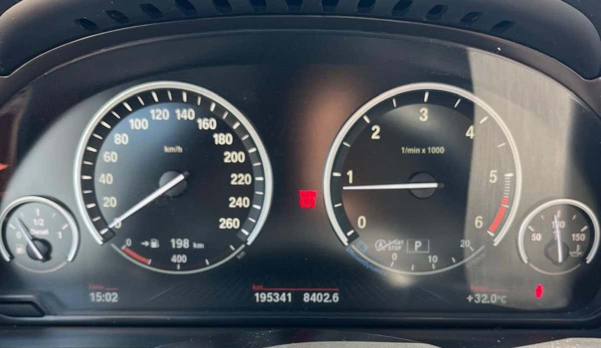 BMW 520d Serie 5 F10 Berlina Business 190cv auto - Immagine 10