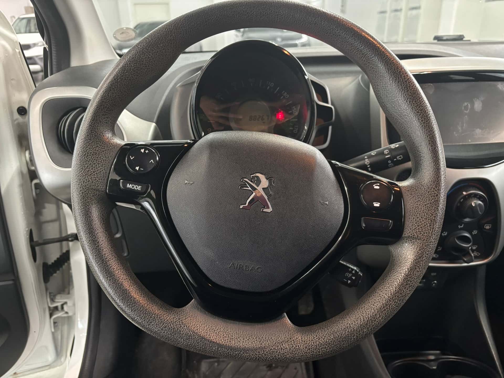 Peugeot 108  5p 1.2 vti 12v Allure - Immagine 14