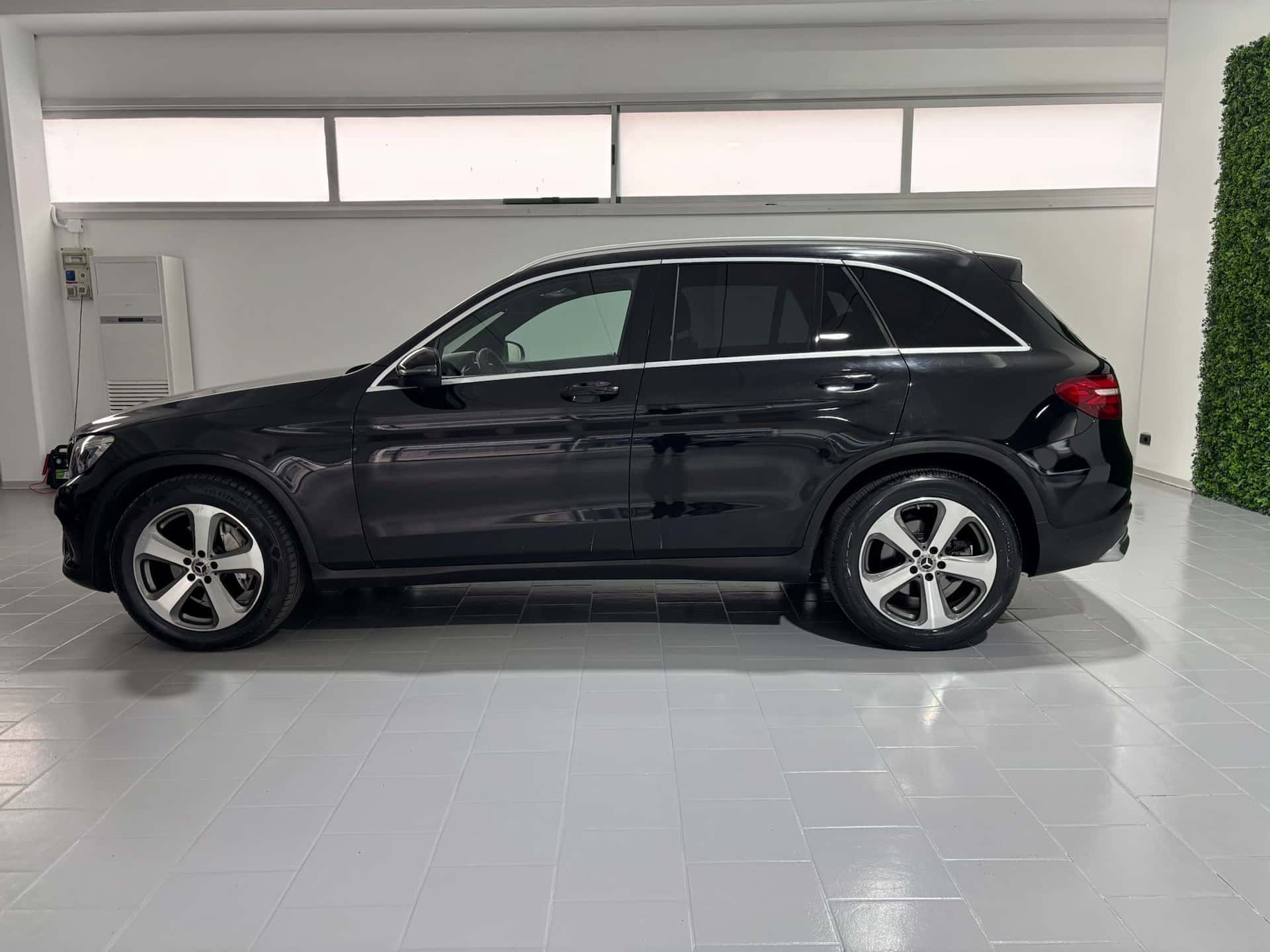 Mercedes-Benz GLC 220 d Sport 4matic auto - Immagine 2