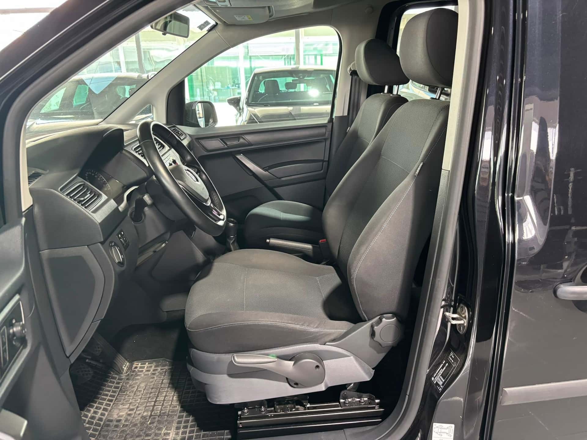 VOLKSWAGWEN CADDY 1.4 CONCEPTLINE TGI  - Immagine 10