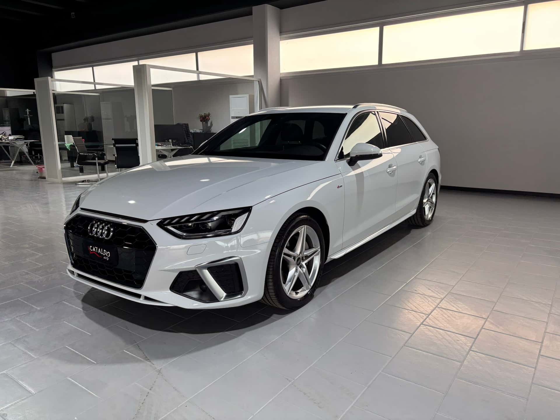 Audi A4 V 2019 Avant 40 2.0 tdi mhev S line edition quattro 204cv s-tronic - Immagine 1