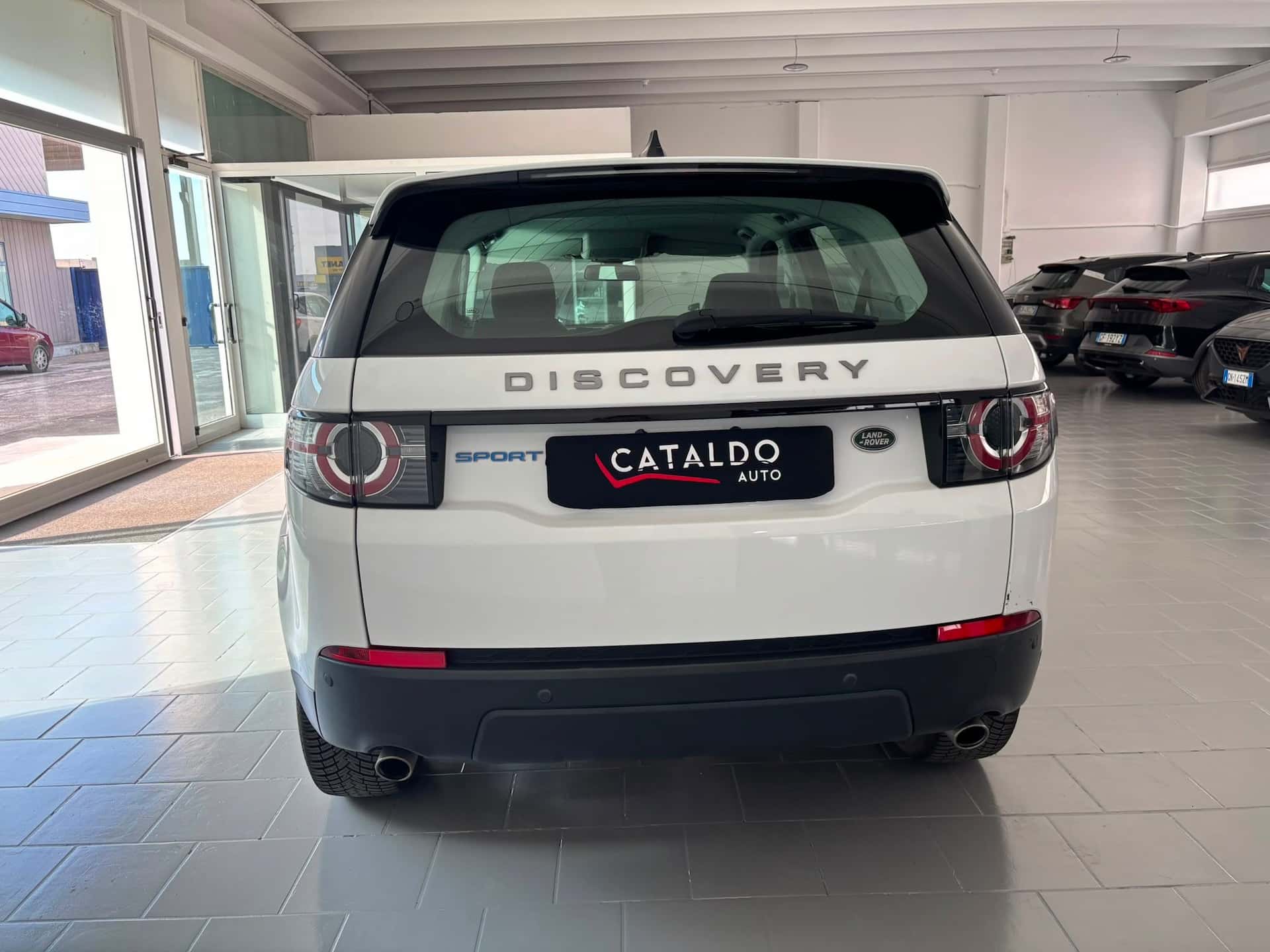 Land Rover Discovery Sport I 2015 2.0 ed4 Pure 2wd 150cv - Immagine 4