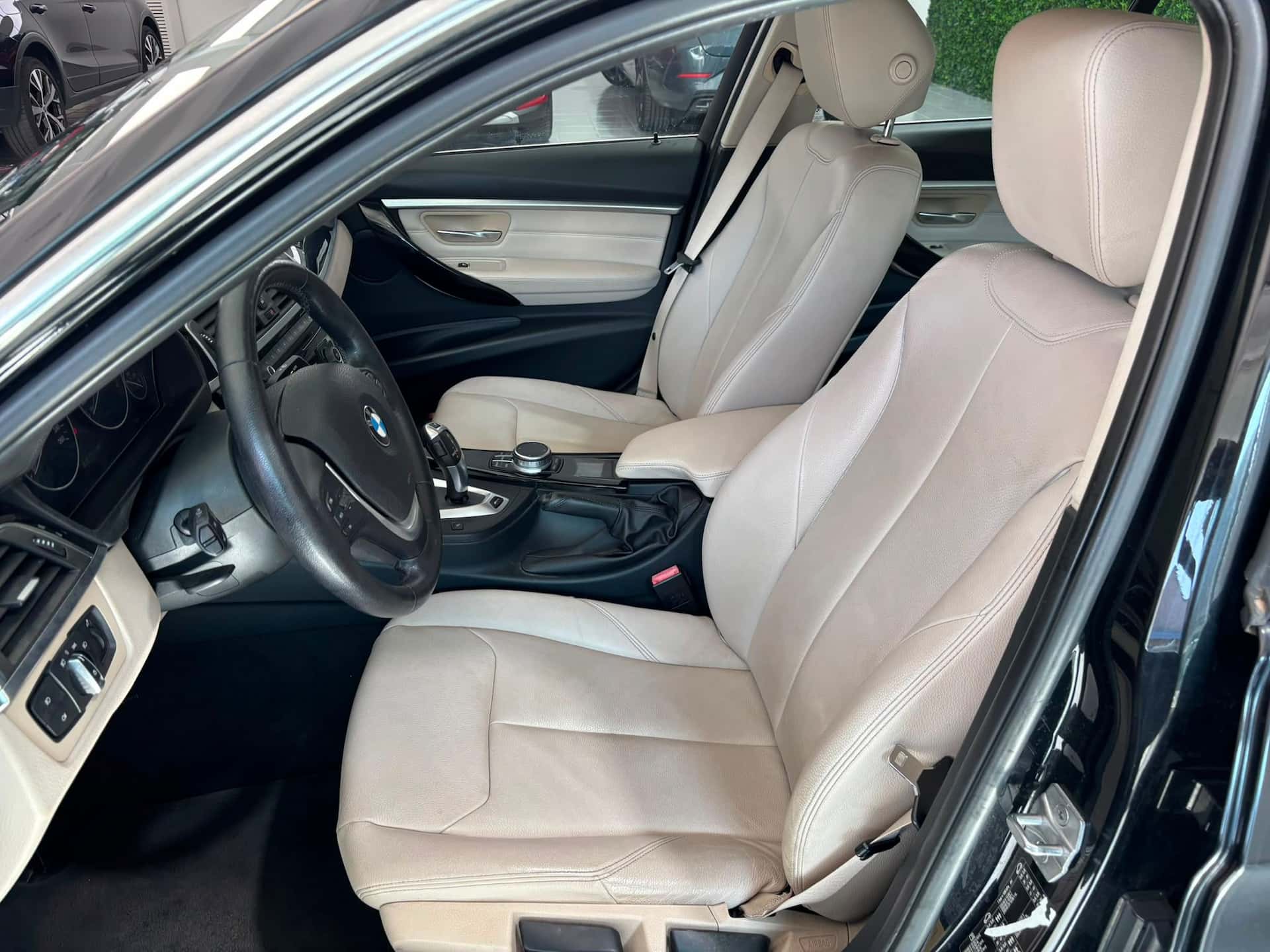 BMW 330 Serie 3 F30 2015 Berlina 330e Luxury auto - Immagine 10
