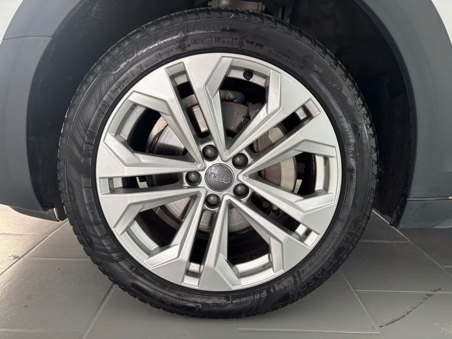 Audi A4 2019 Allroad Quattro 40 2.0 tdi Identity Contrast quattro 190cv s tronic - Immagine 23