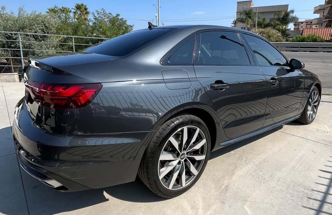 Audi A4 V 2019 Berlina 35 2.0 tdi mhev Business 163cv s-tronic - Immagine 4