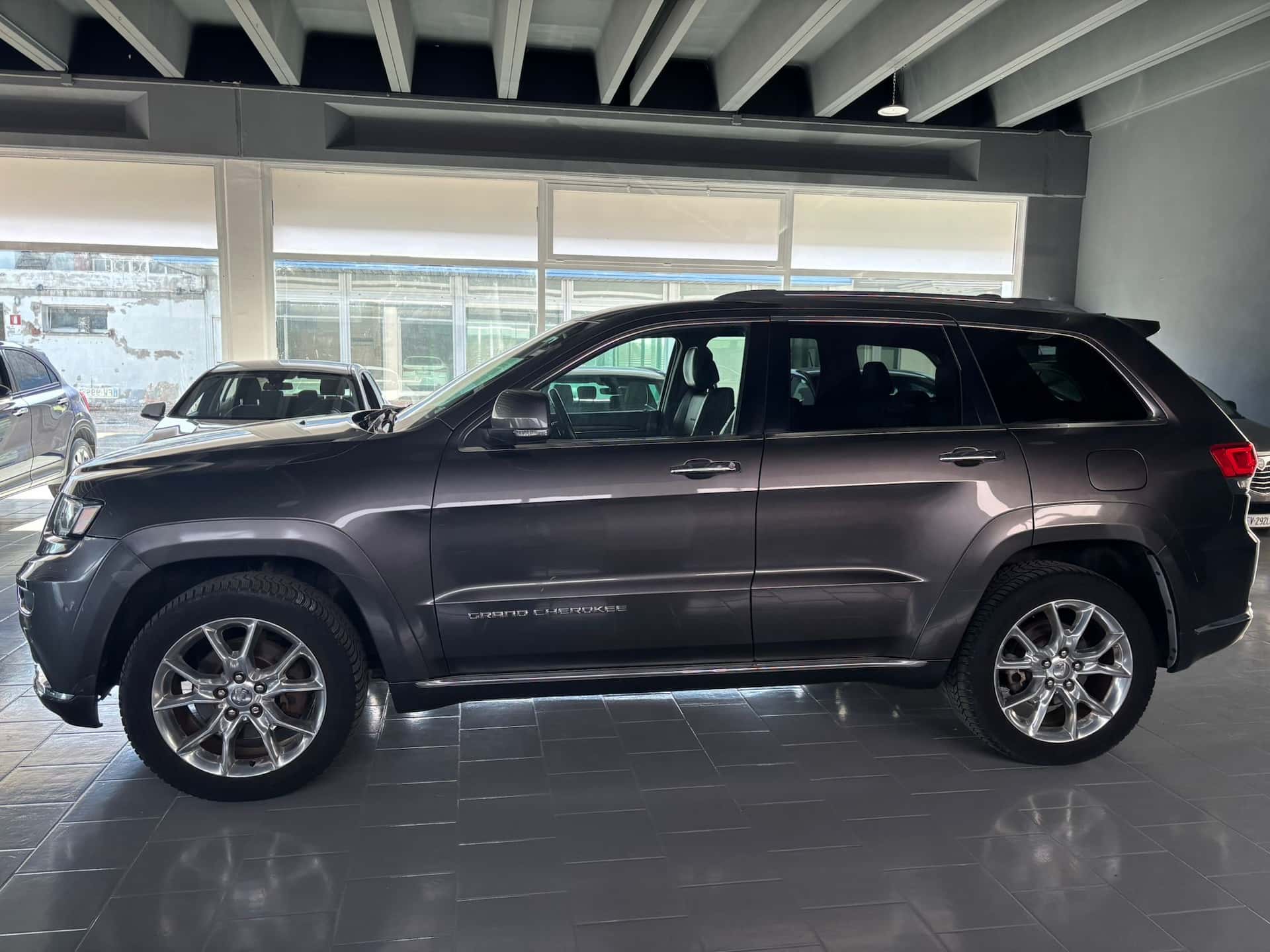 Jeep Grand Cherokee IV 2013 3.0 crd (mjt II) V6 Summit 250cv auto - Immagine 2