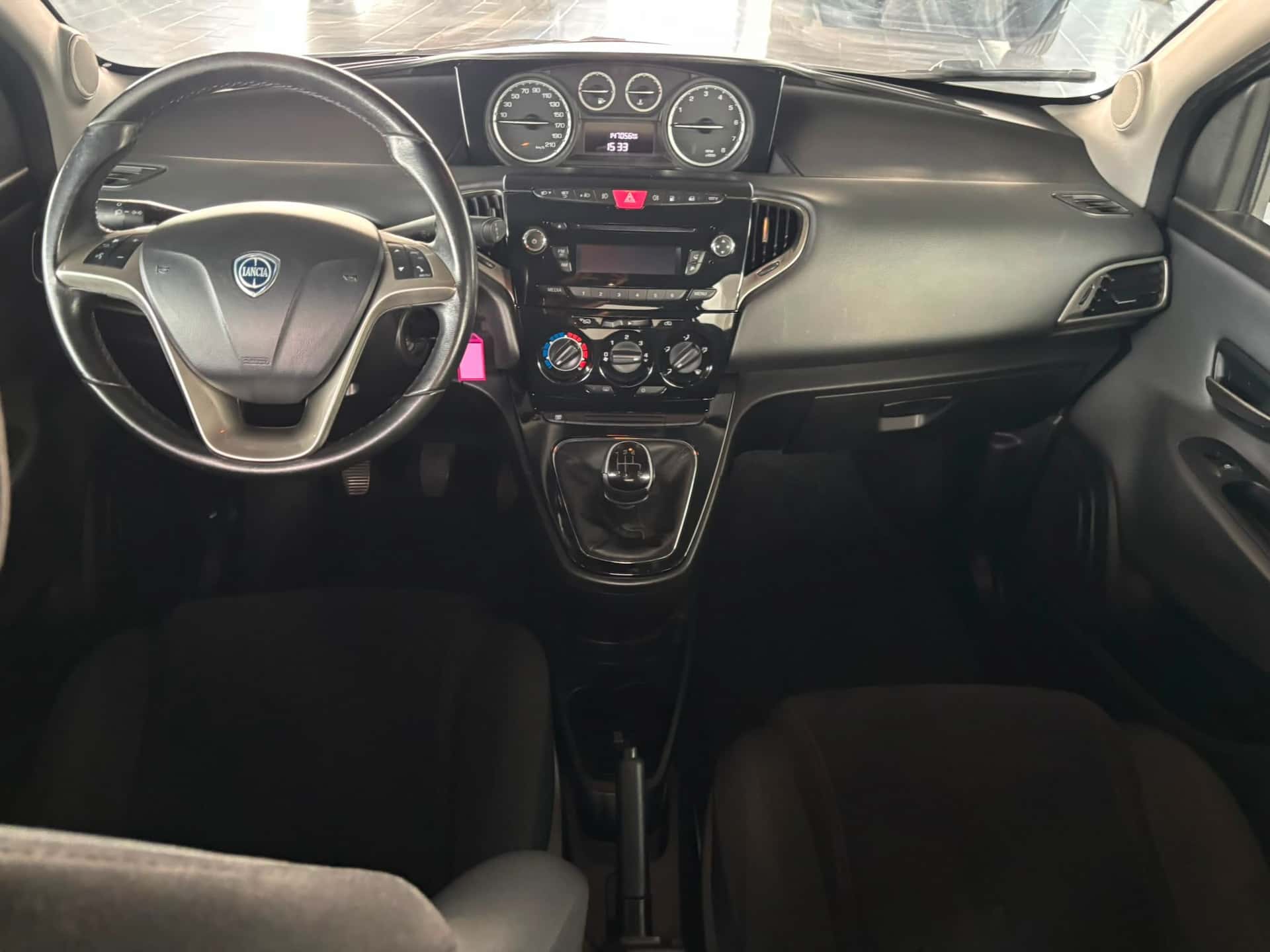 Lancia Ypsilon III 2011 0.9 t.air Gold ecochic metano 80cv  - Immagine 11