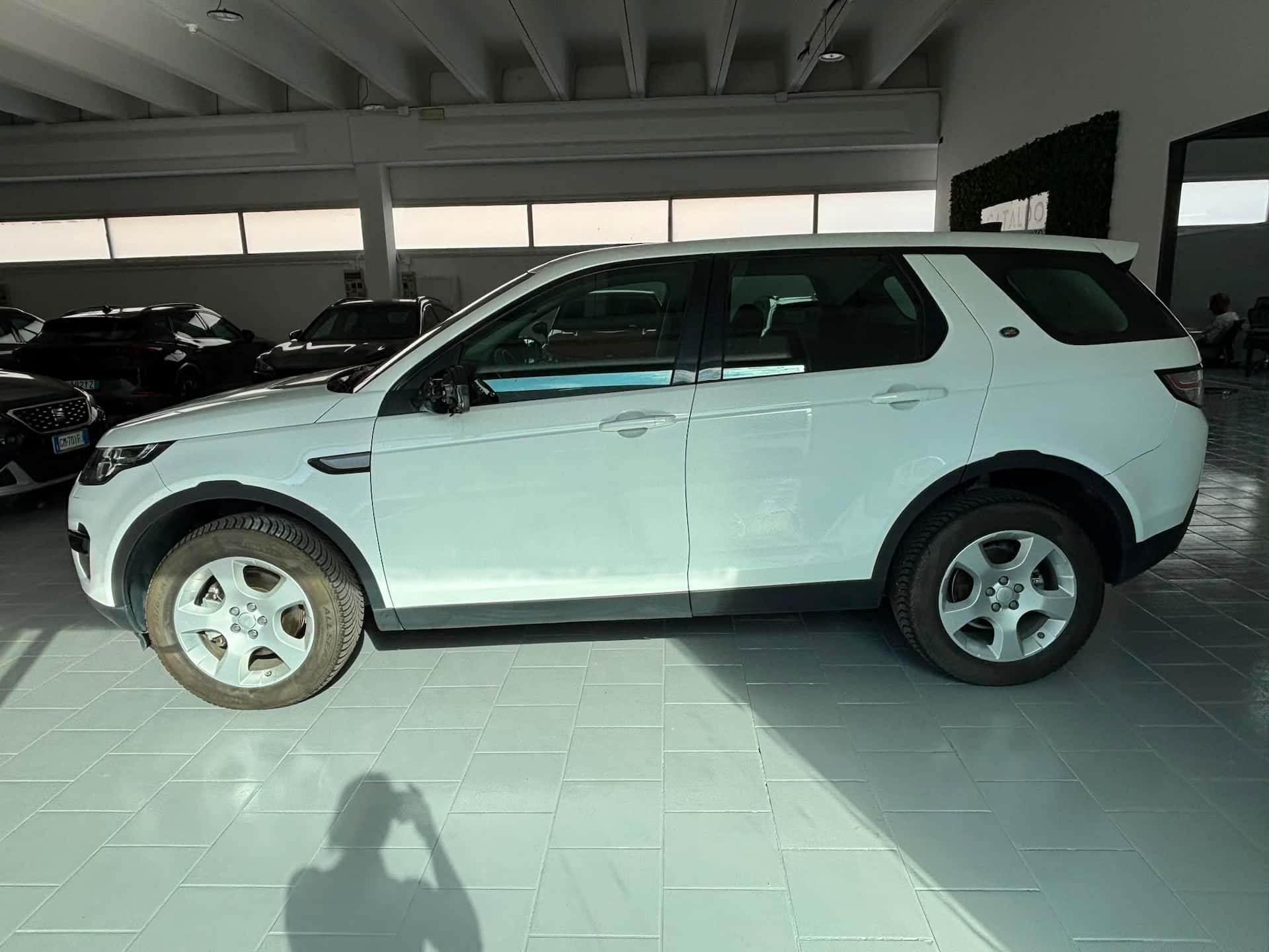 Land Rover Discovery Sport I 2015 2.0 ed4 Pure 2wd 150cv - Immagine 2