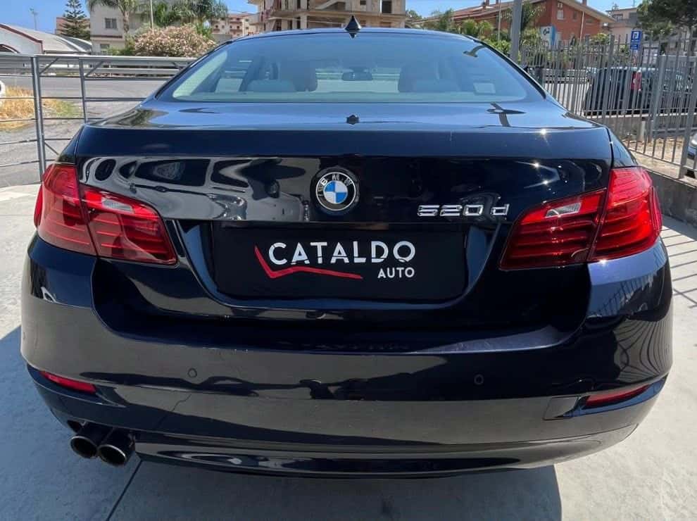 BMW 520d Serie 5 F10 Berlina Business 190cv auto - Immagine 3