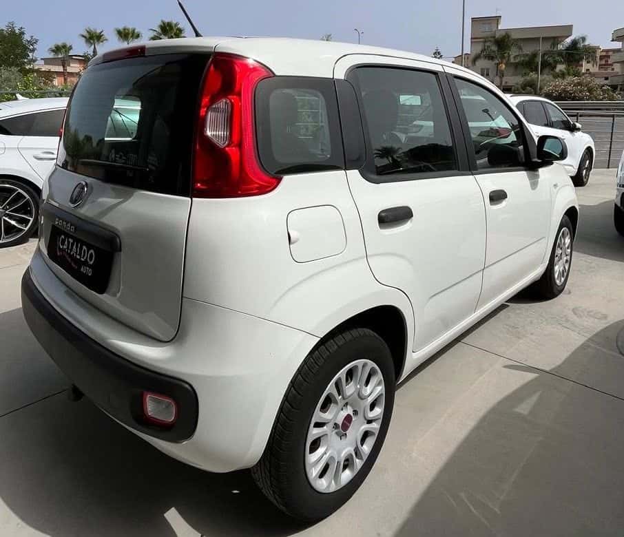 Fiat Panda III 2016 1.2 Lounge 69cv - Immagine 4