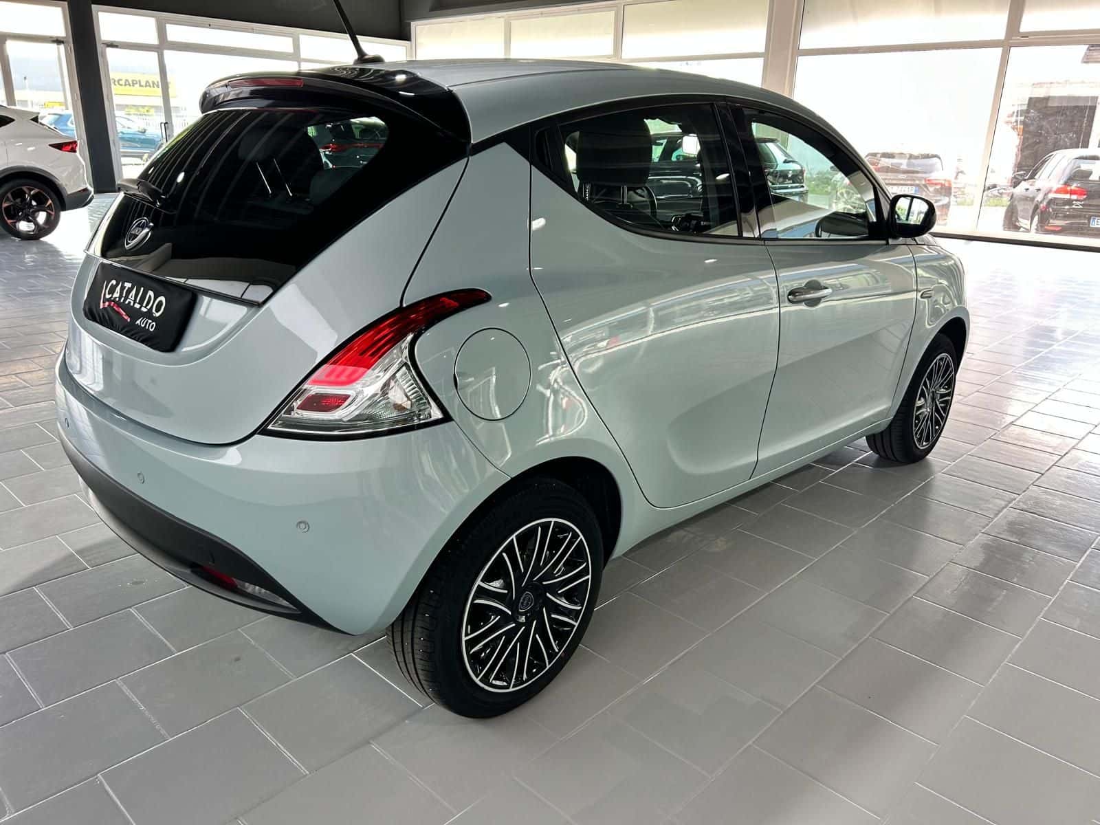 Lancia Ypsilon III 2021 1.0 firefly hybrid Gold SeS - Immagine 4