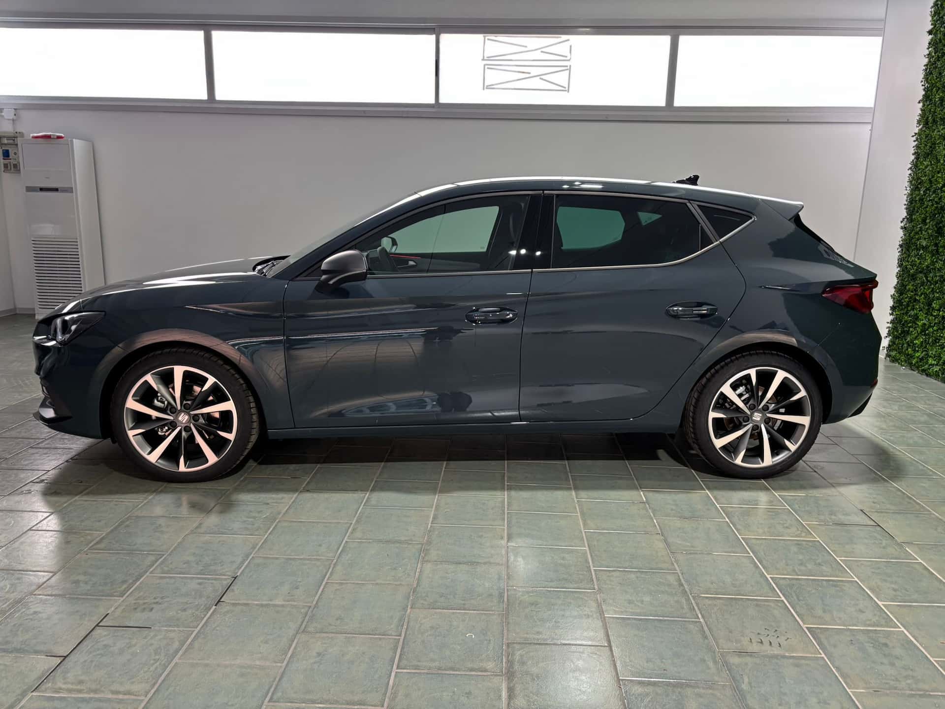 SEAT Leon IV 2020 1.5 hybrid FR 116cv dsg - Immagine 2