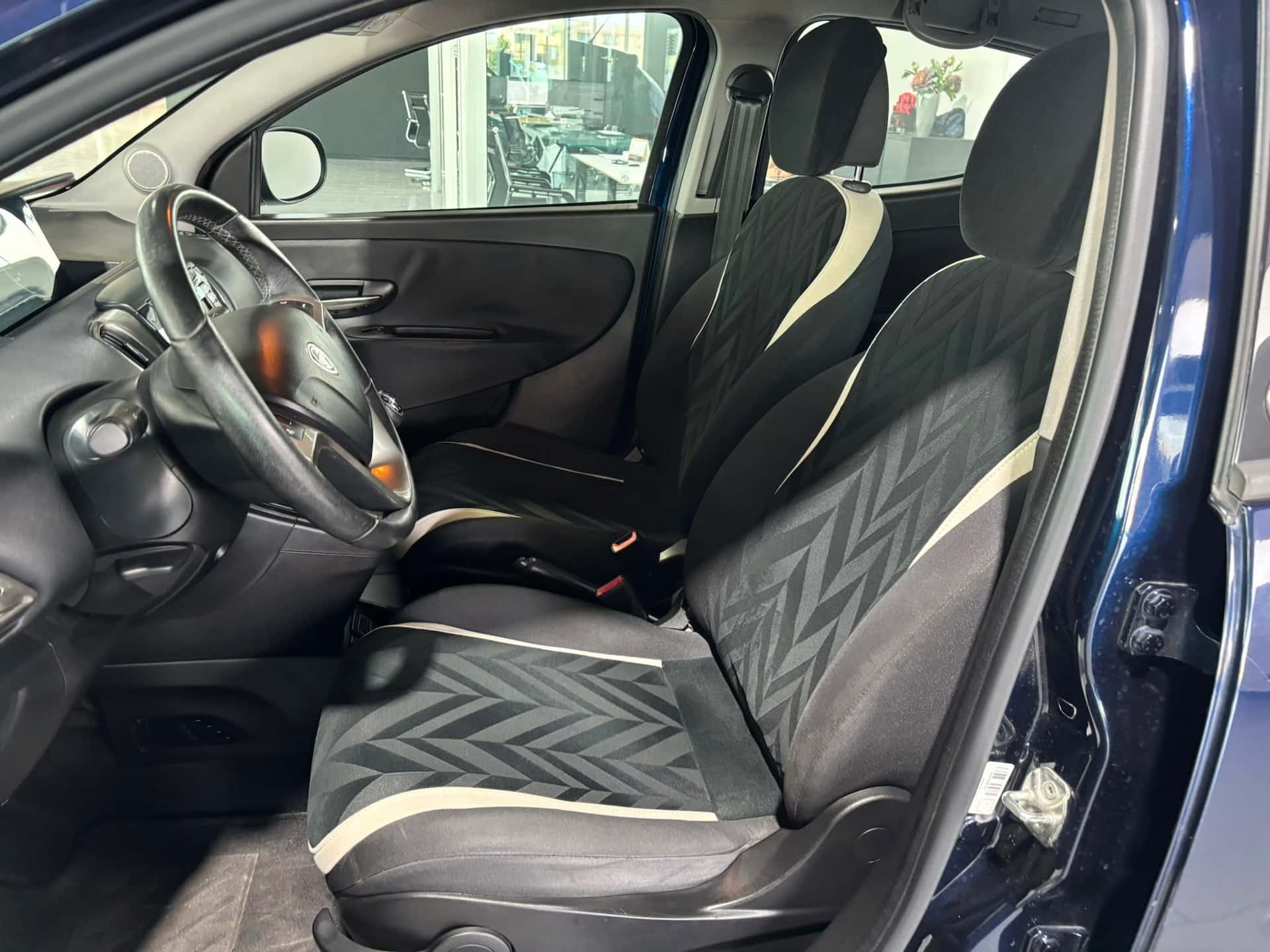 Lancia Ypsilon III 2015 1.2 Silver ecochic Gpl 69cv - Immagine 10