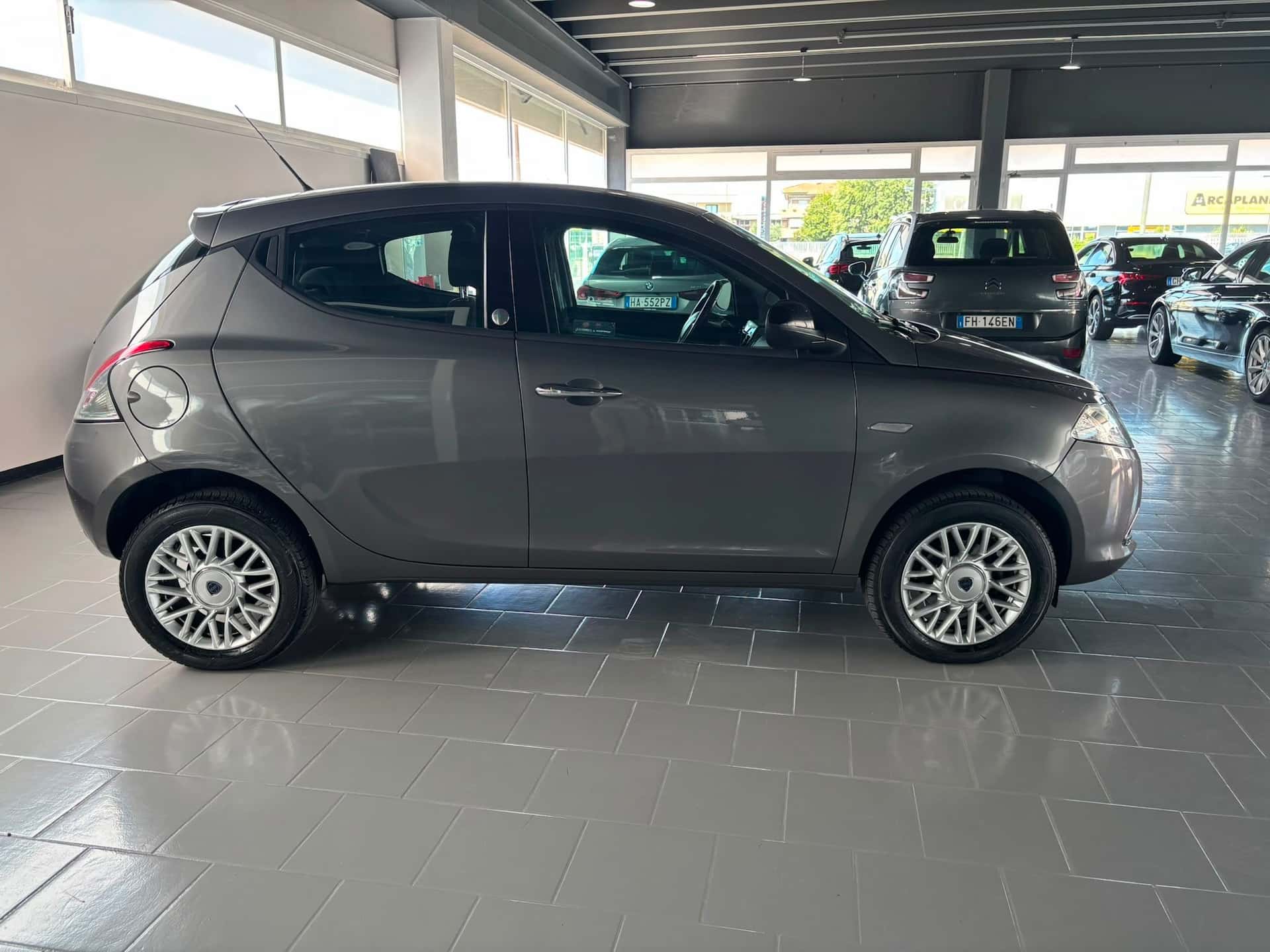 Lancia Ypsilon III 2011 0.9 t.air Gold ecochic metano 80cv  - Immagine 6