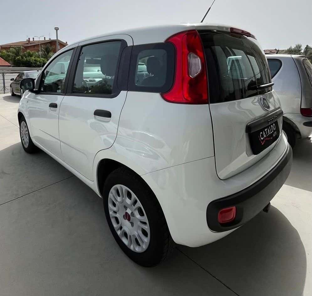 Fiat Panda III 2016 1.2 Lounge 69cv - Immagine 2