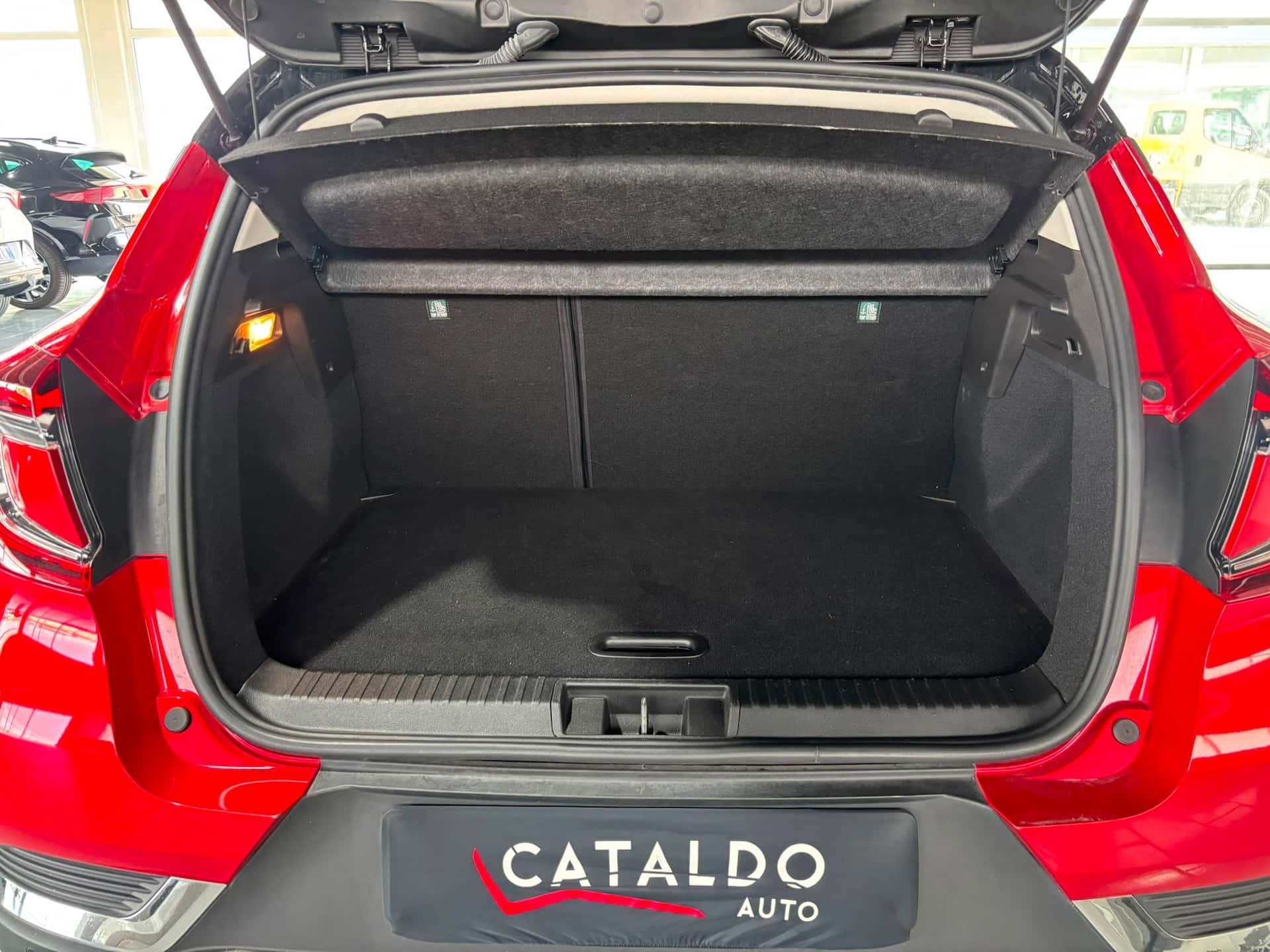 Renault Captur II 2019 1.0 tce Techno 90cv - Immagine 19
