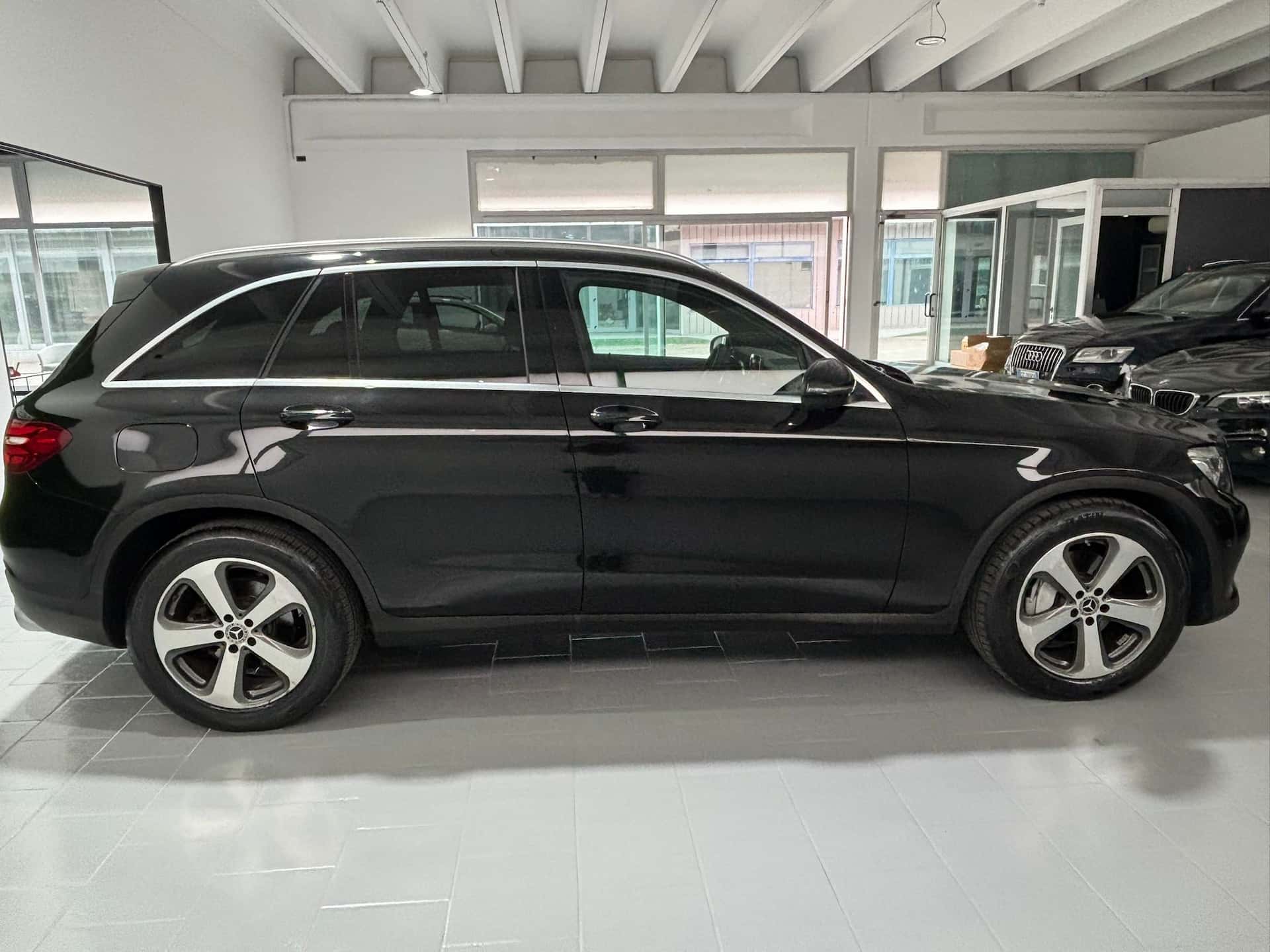 Mercedes-Benz GLC 220 d Sport 4matic auto - Immagine 6