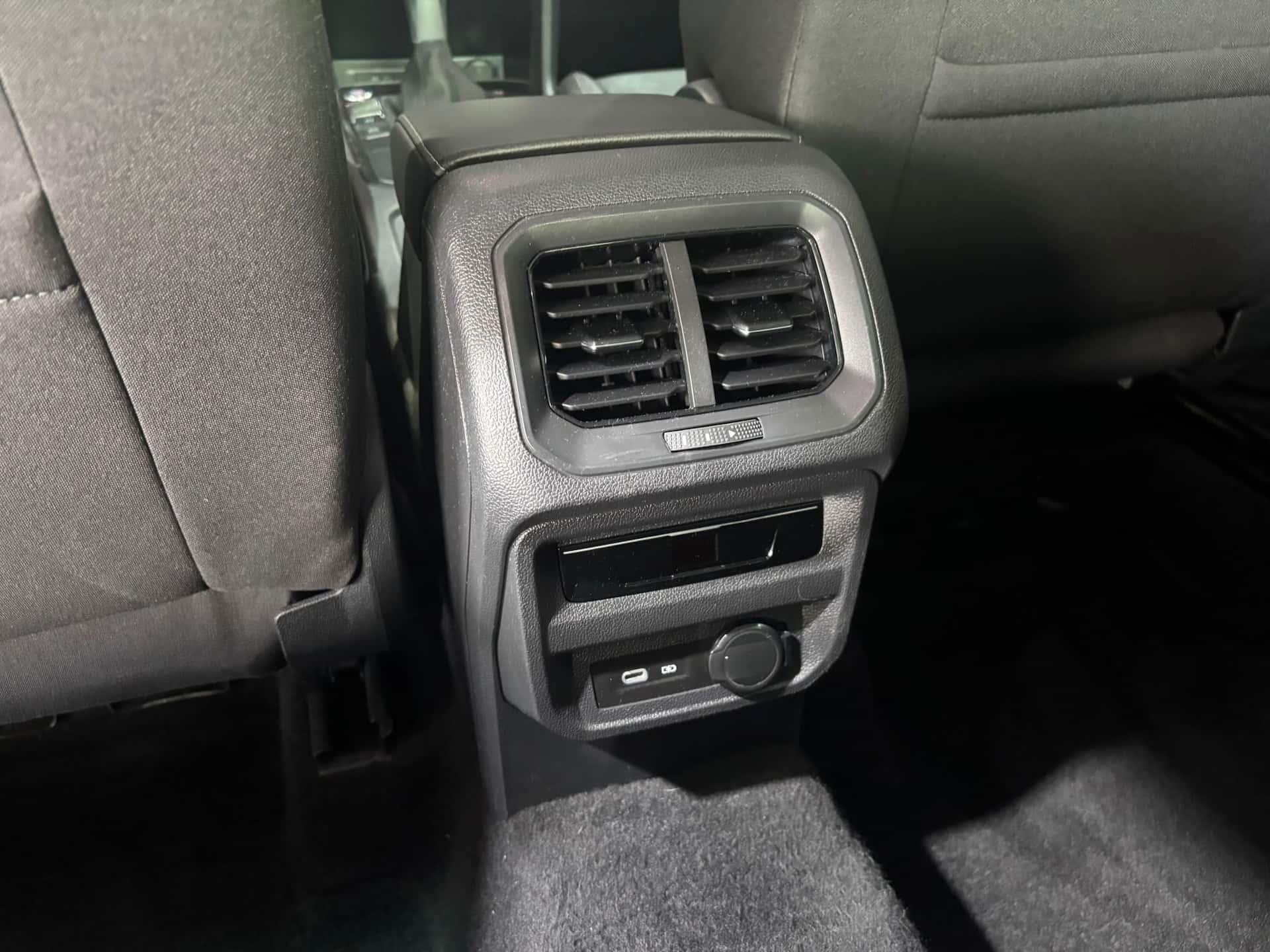 Volkswagen Tiguan II 2021 2.0 tdi Elegance 150cv dsg - Immagine 19