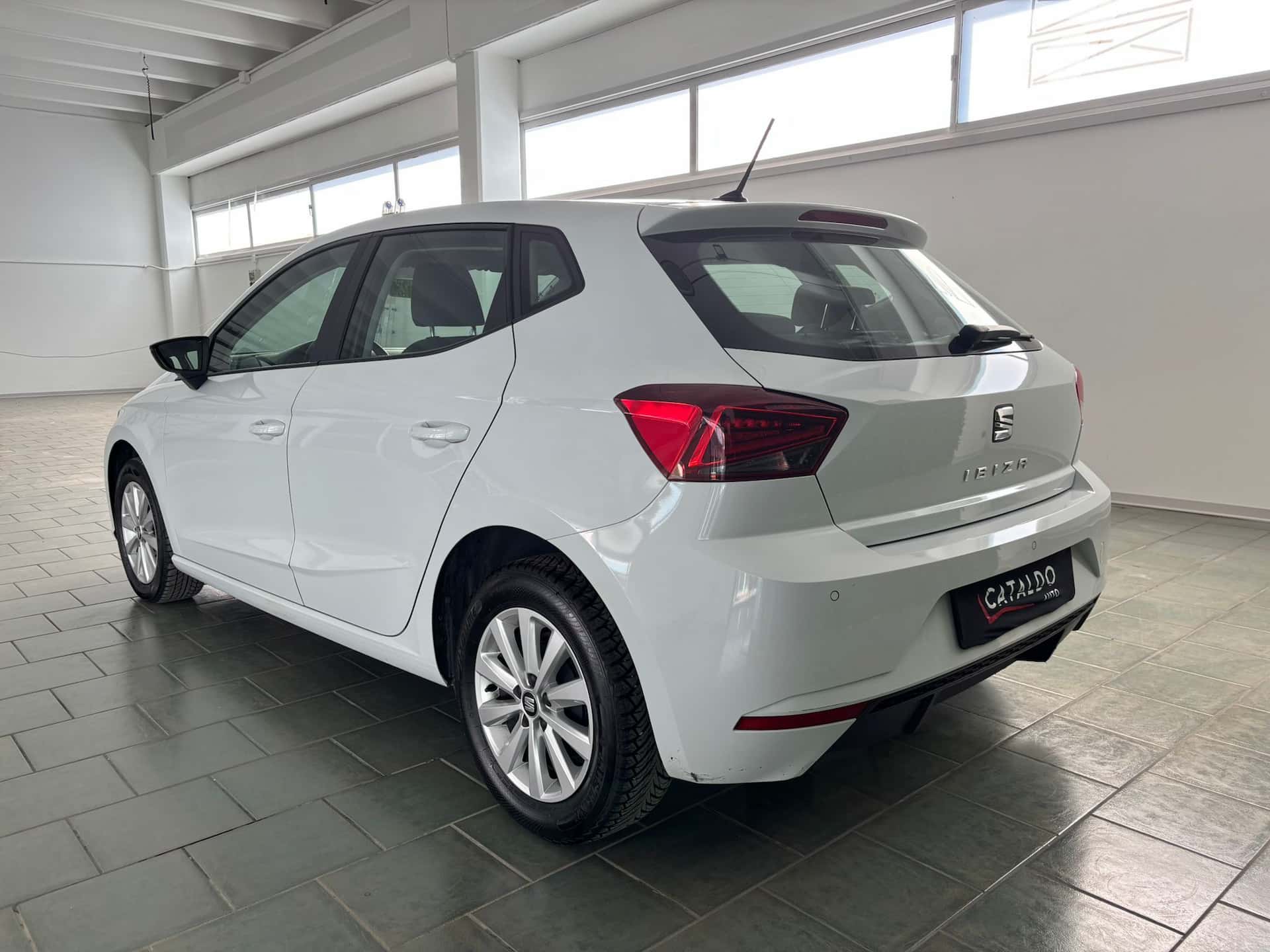 SEAT Ibiza V 2017 1.6 tdi Business 95cv - Immagine 3