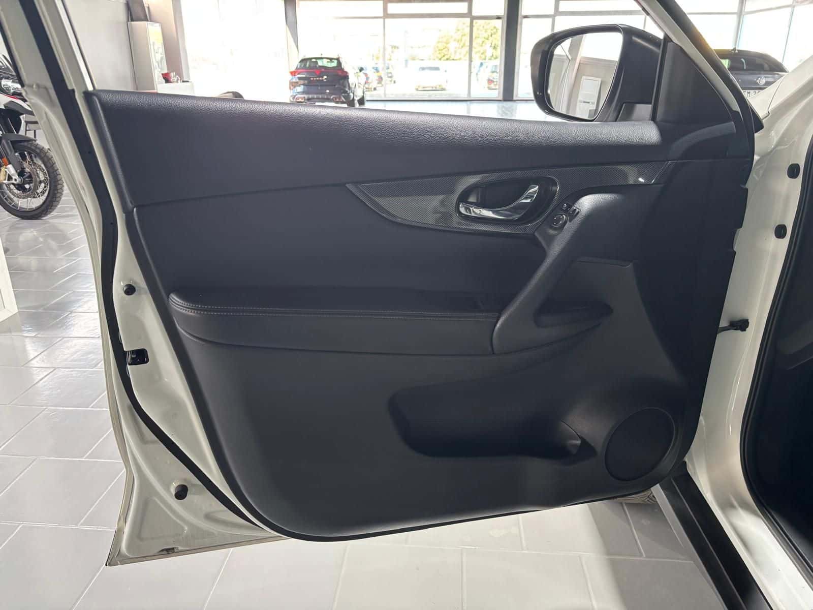 Nissan X-Trail III 2014 1.6 dci N-Vision 2wd - Immagine 9