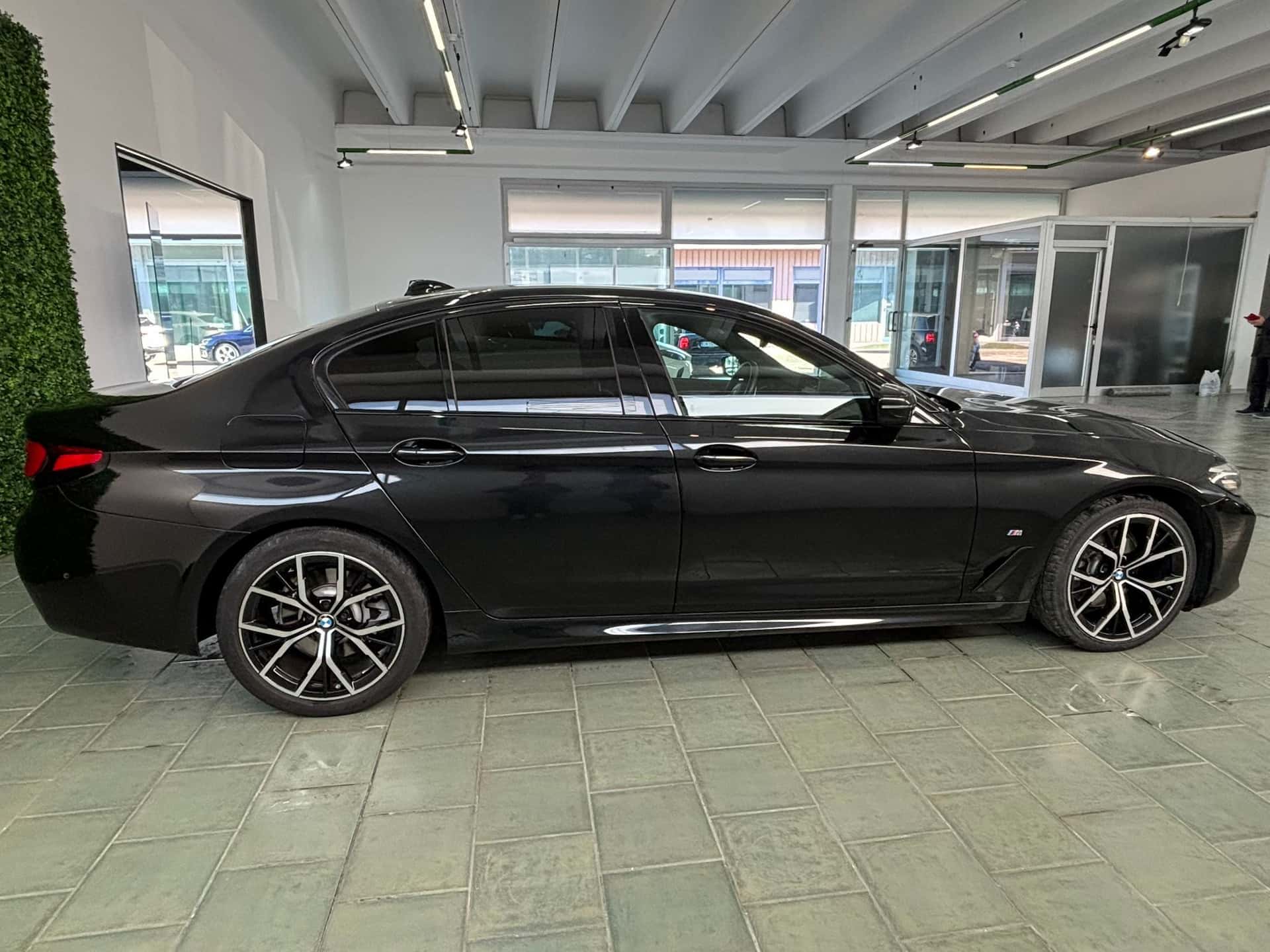 BMW 520 Serie 5 Berlina 520d mhev 48V xdrive Msport auto - Immagine 6