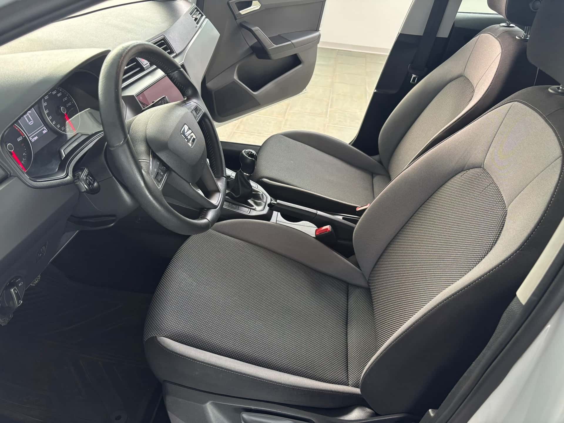 SEAT Ibiza V 2017 1.6 tdi Business 95cv - Immagine 11
