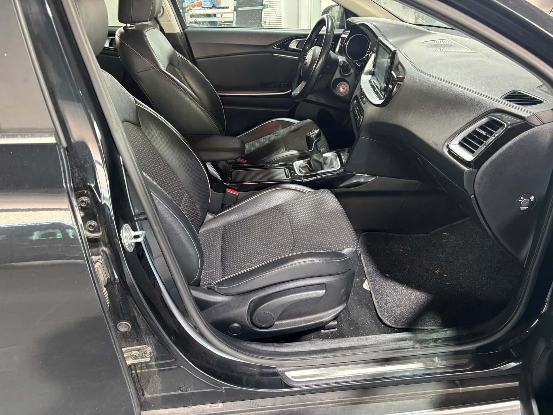  Kia XCeed 1.6 CRDi 115 CV Style Techno Pack  - Immagine 16