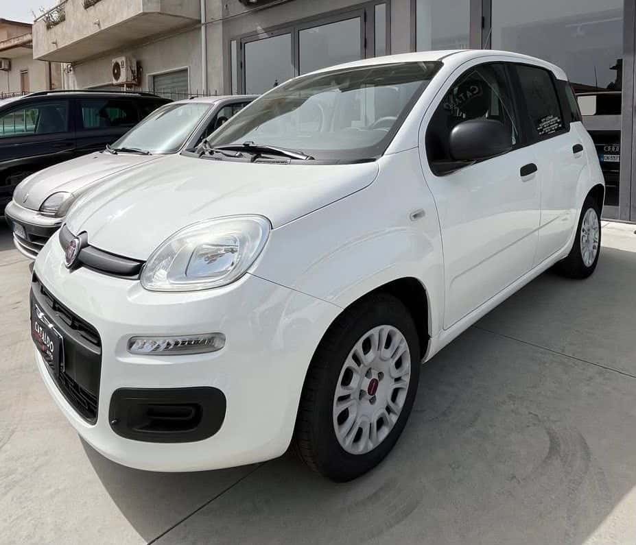 Fiat Panda III 2016 1.2 Lounge 69cv - Immagine 1