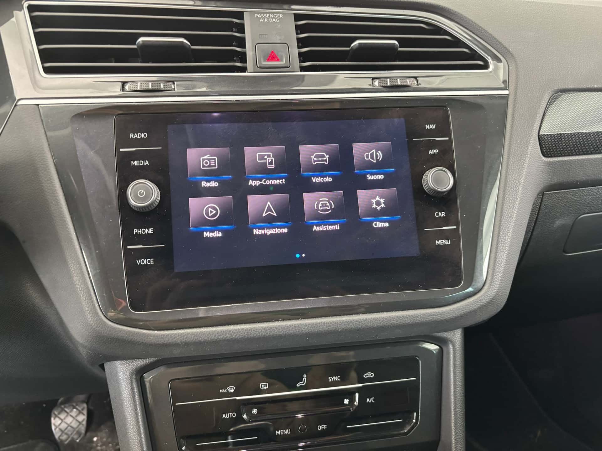 Volkswagen Tiguan II 2021 2.0 tdi Life 122cv - Immagine 14