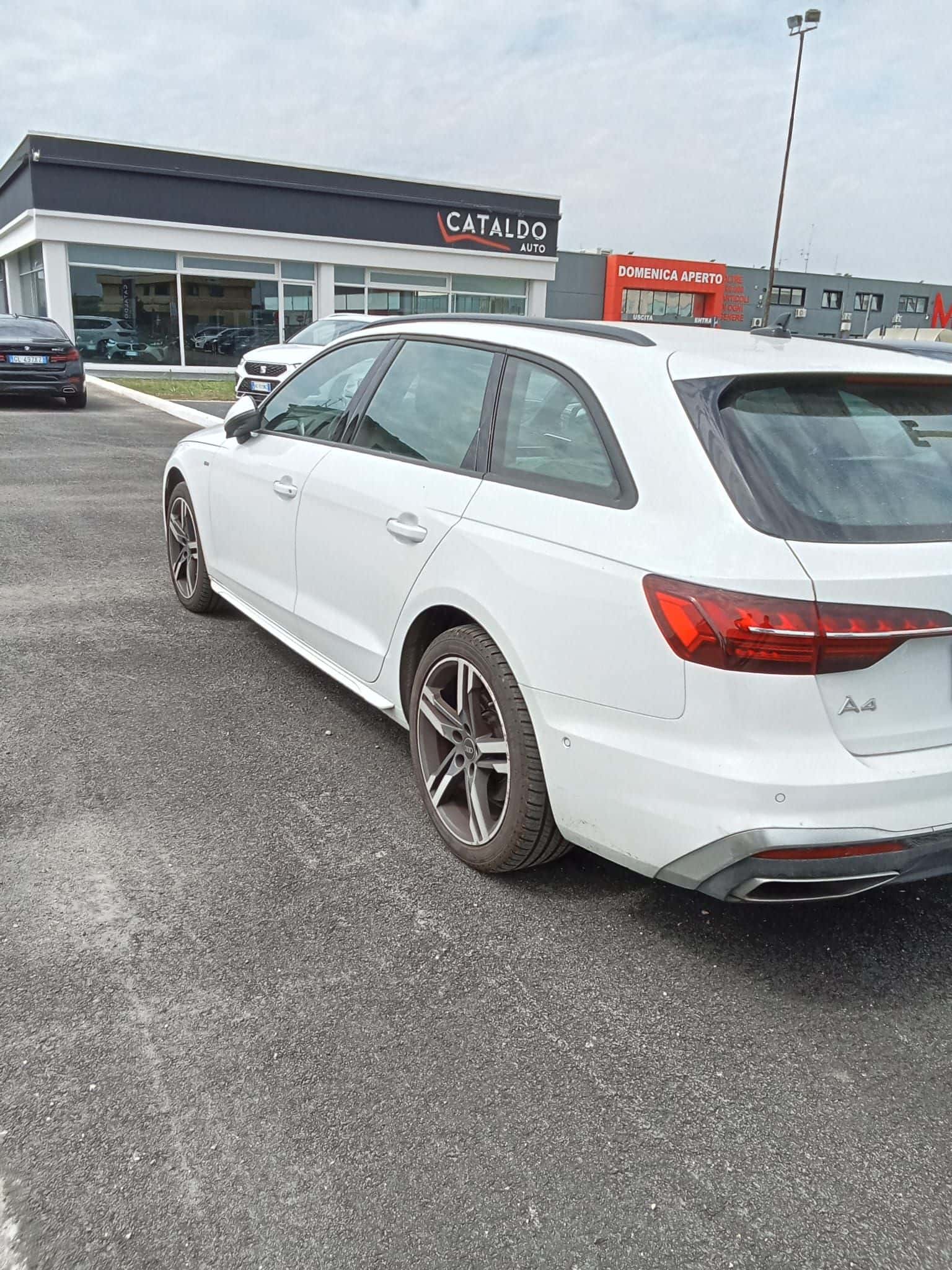 Audi A4  Avant 40 2.0 g-tron S Line edition 170cv s-tronic - Immagine 3