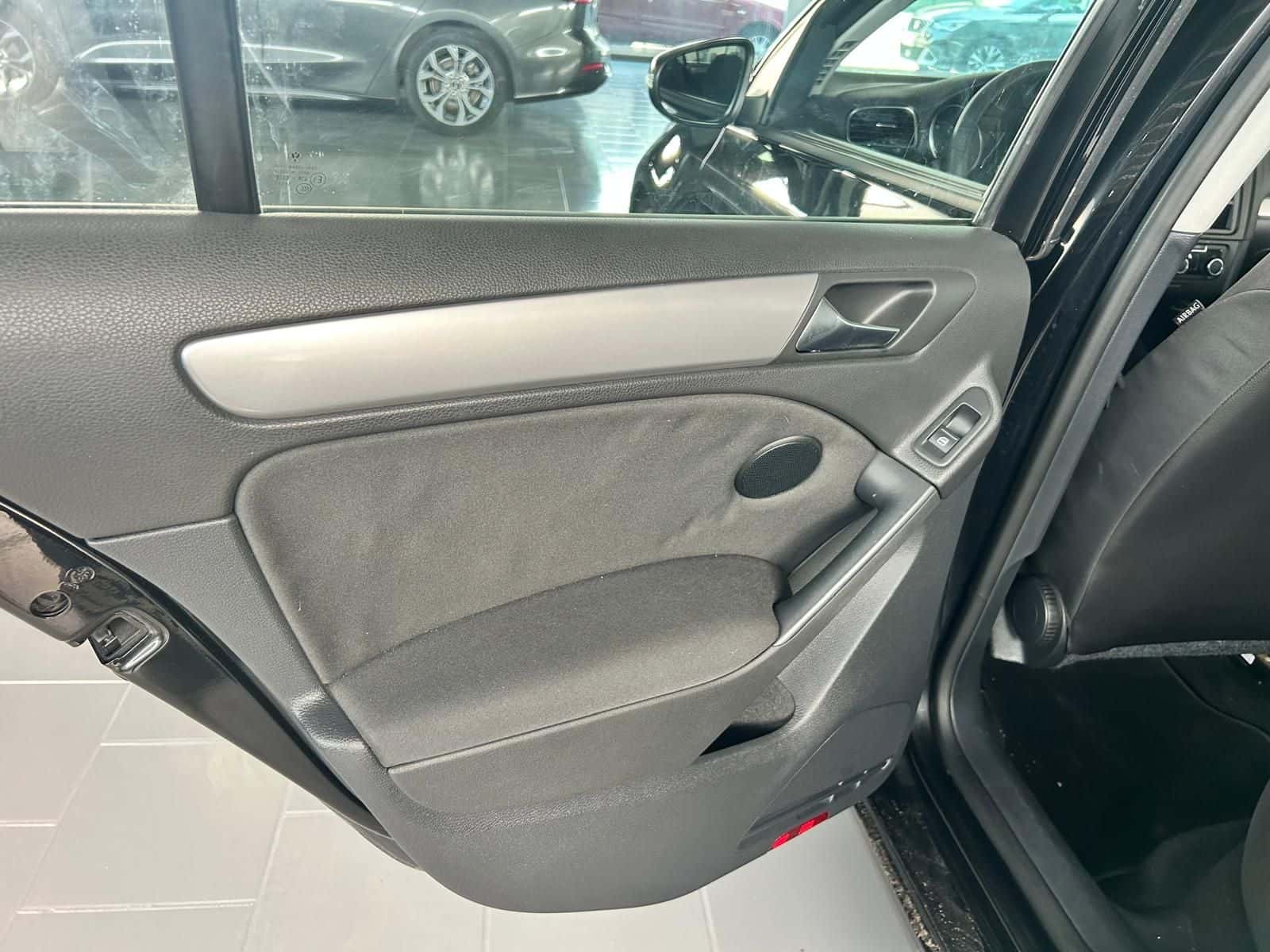 Volkswagen Golf VI 2008 5p 1.4 United 80cv - Immagine 7