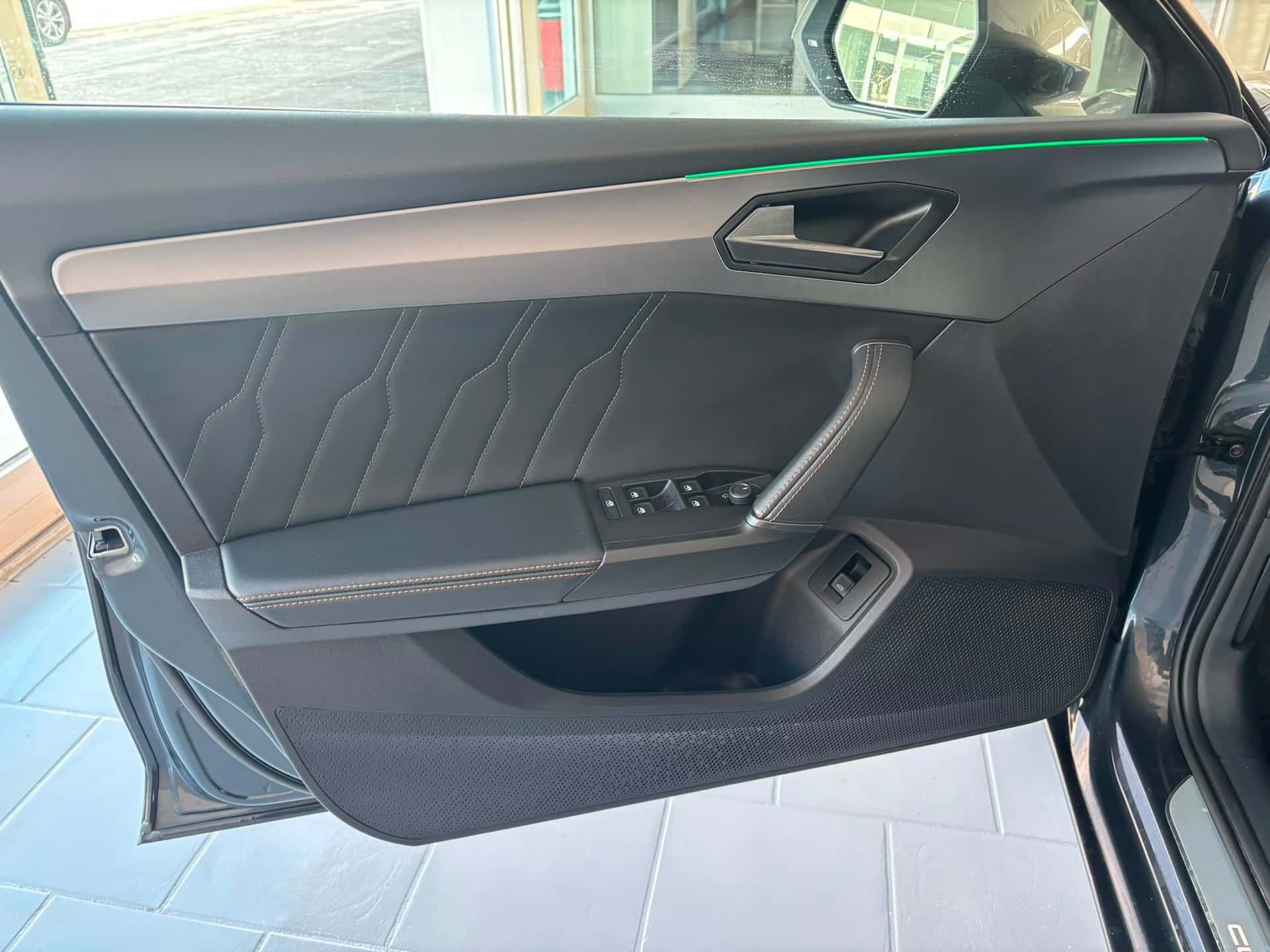 CUPRA Leon Sportstourer 2020 1.5 hybrid 150cv dsg - Immagine 9
