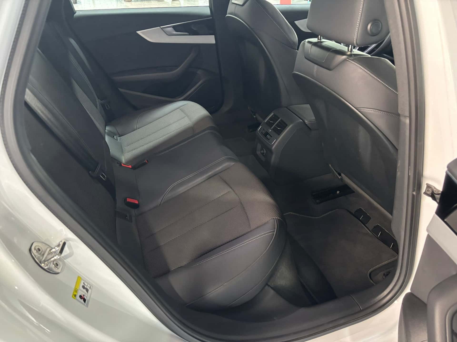 Audi A4 V 2019 Avant 40 2.0 tdi mhev S line edition quattro 204cv s-tronic - Immagine 19