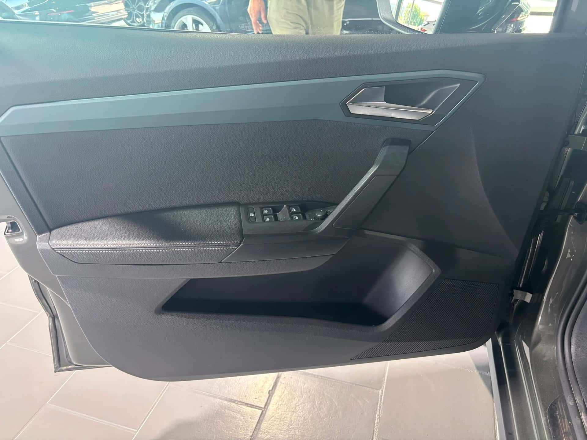 SEAT Arona 2022 1.0 ecotsi Xperience 110cv dsg - Immagine 9