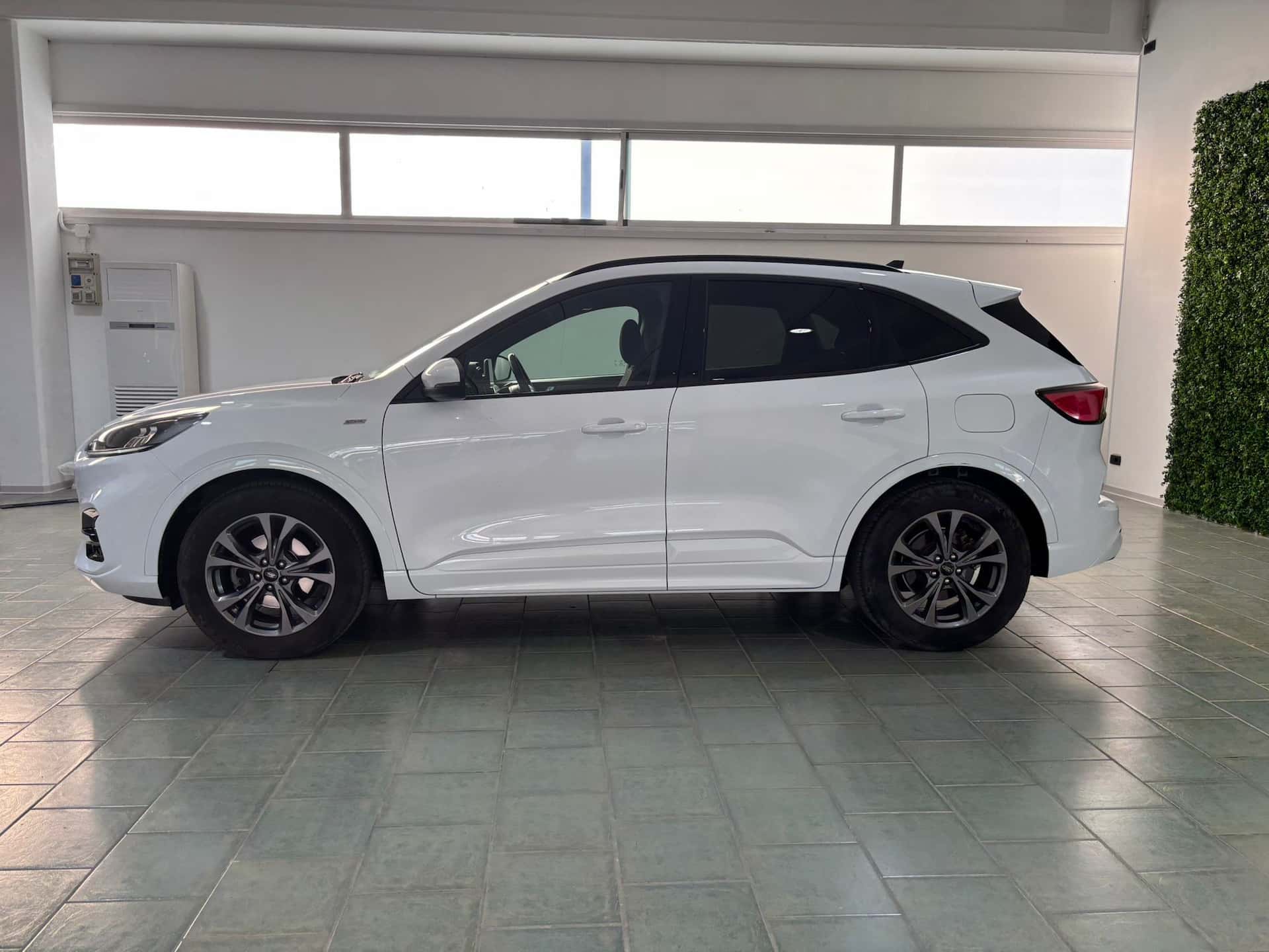 Ford Kuga III 2020 1.5 ecoblue ST-Line 2wd 120cv - Immagine 2