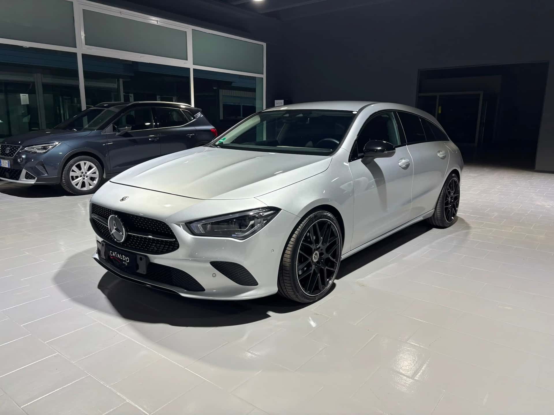 Mercedes-Benz CLA 200 Shooting Brake 200 d Business auto - Immagine 1