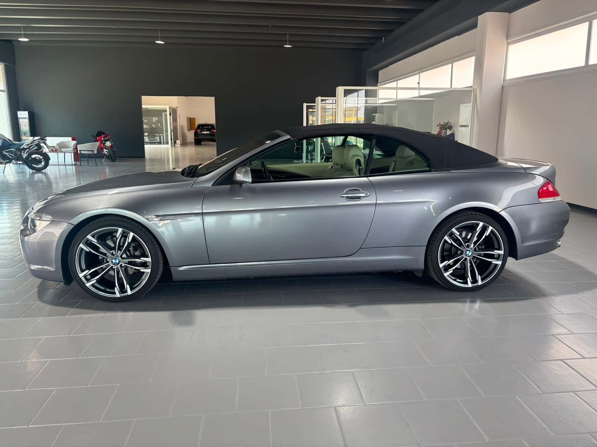 BMW 630Ci Cabrio - Immagine 2